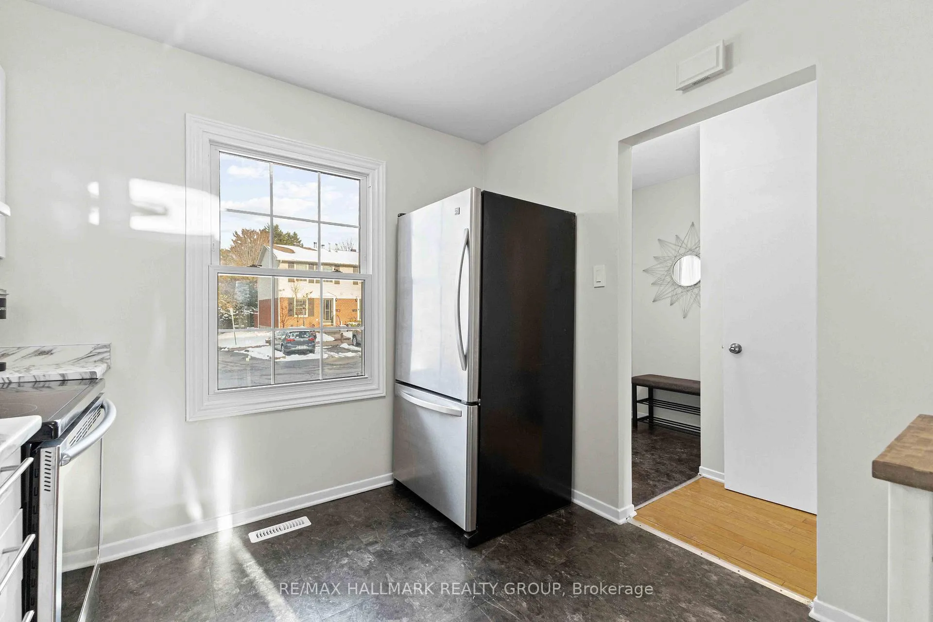 Photo 5 of Unit 11, 1160 Shillington Avenue, Ottawa, Carlington — HOMEH