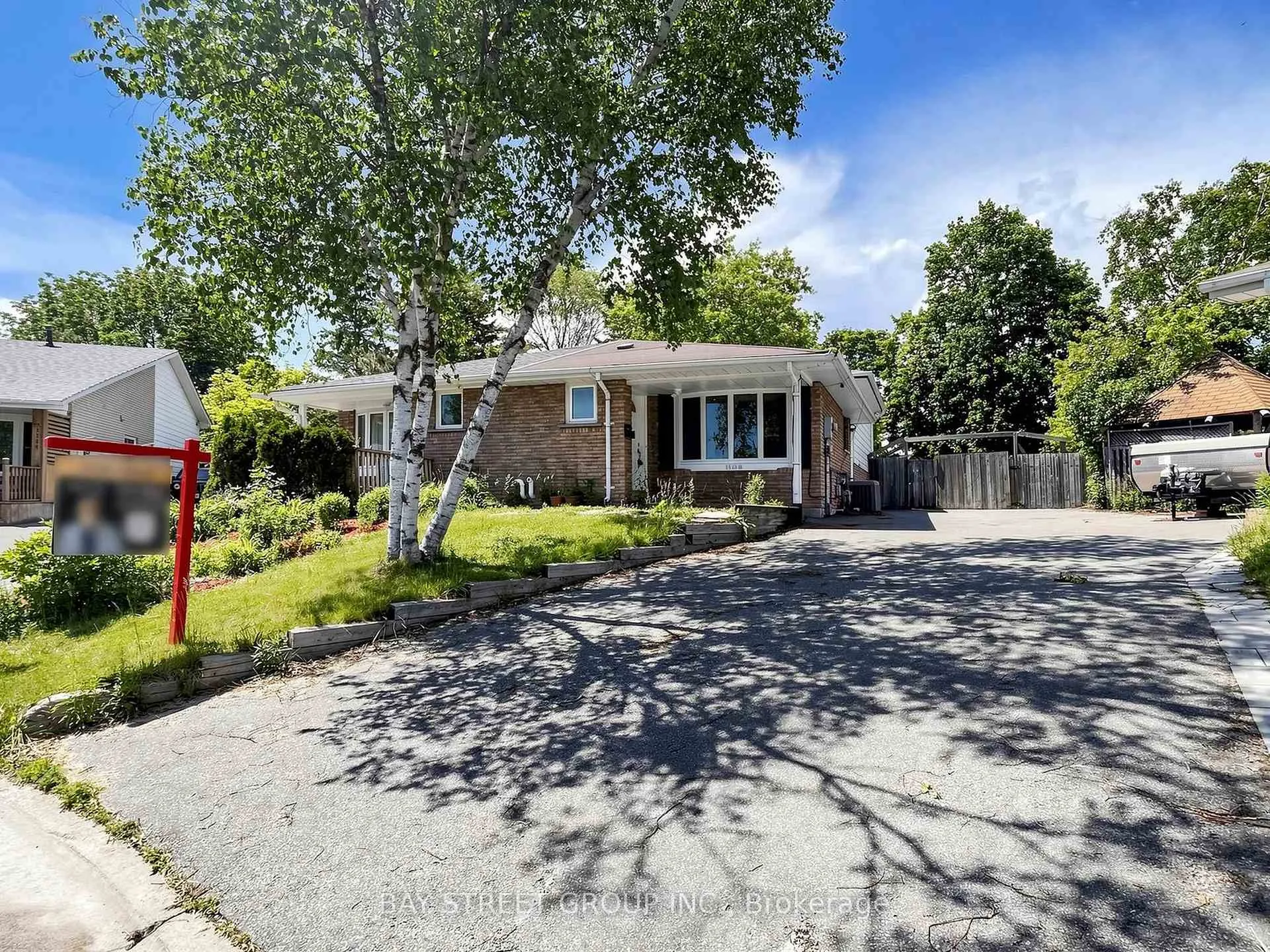Photo 3 of 1108 Valley Court, Oshawa, Lakeview — HOMEH