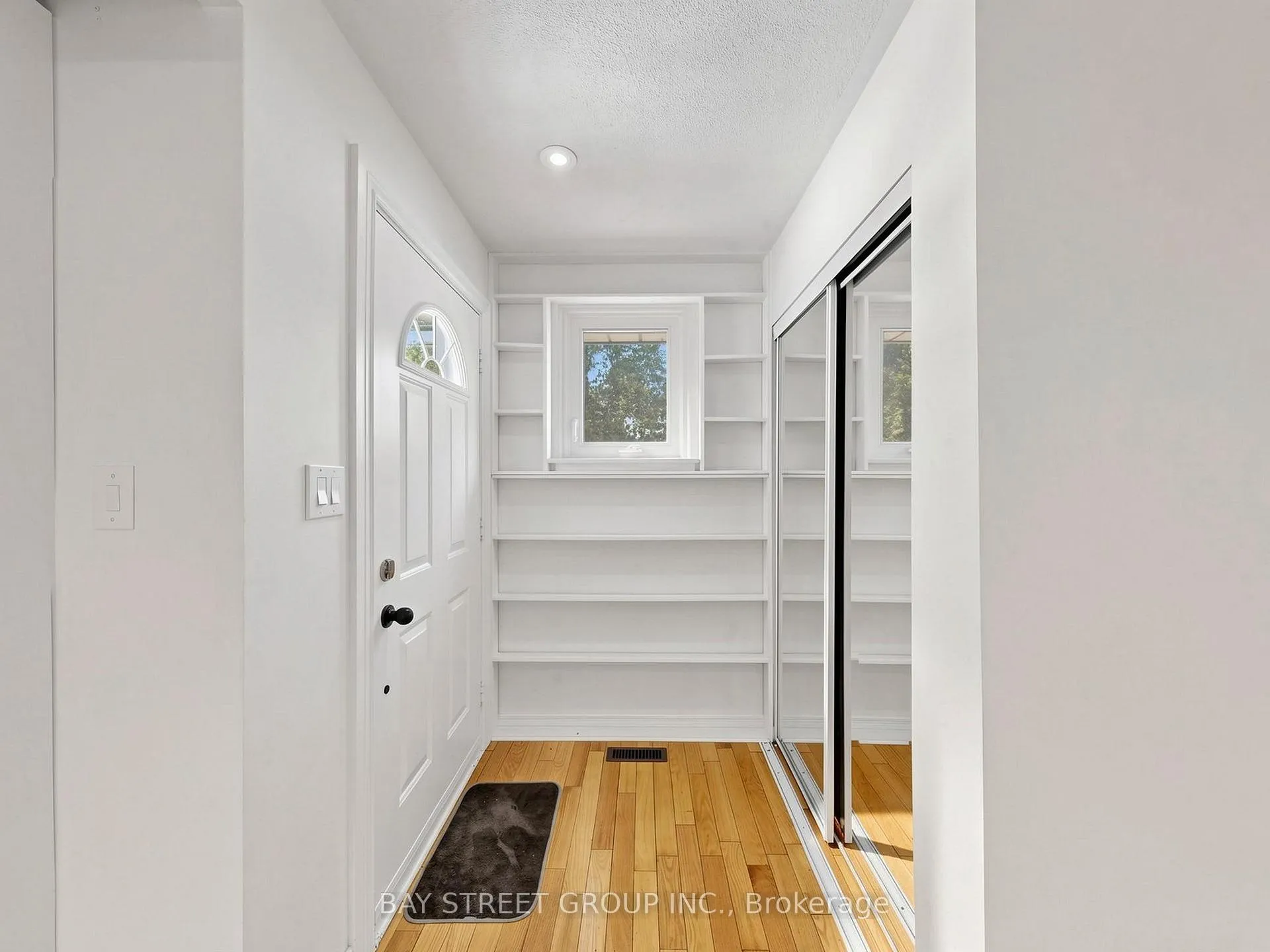 Photo 18 of 1108 Valley Court, Oshawa, Lakeview — HOMEH
