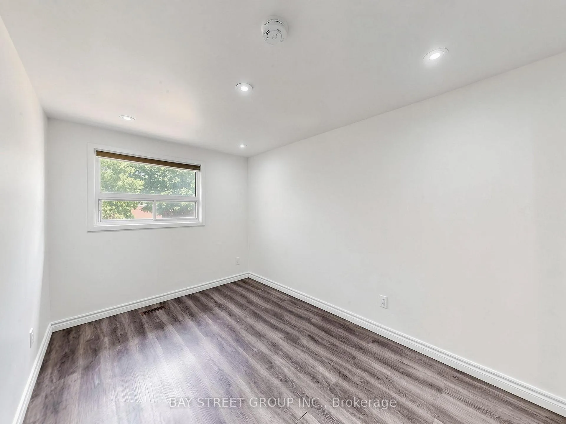 Photo 19 of 1108 Valley Court, Oshawa, Lakeview — HOMEH