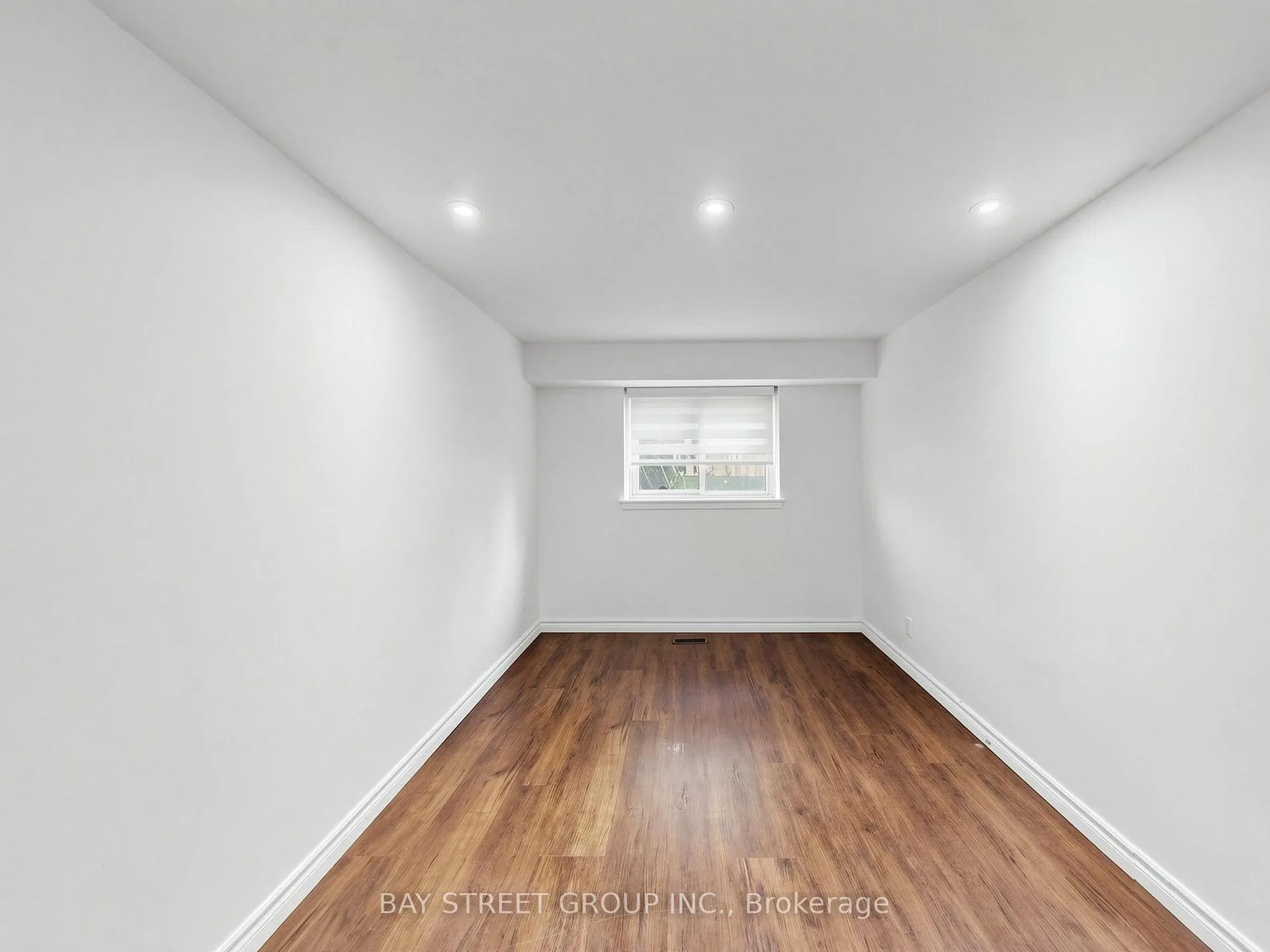 Photo 24 of 1108 Valley Court, Oshawa, Lakeview — HOMEH