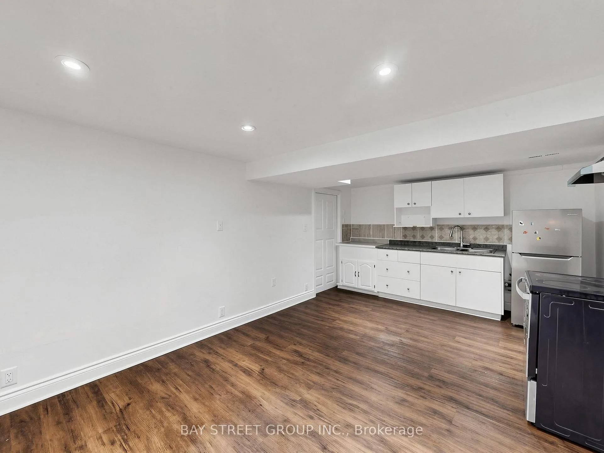 Photo 29 of 1108 Valley Court, Oshawa, Lakeview — HOMEH