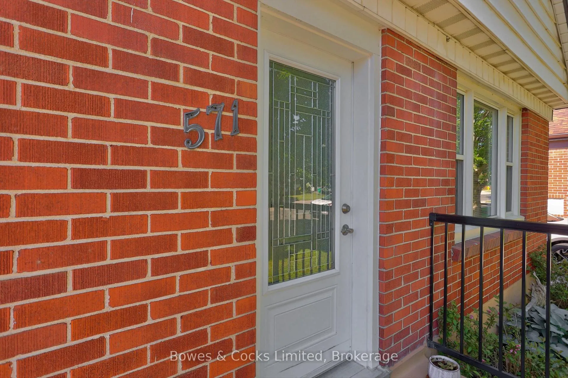 Photo 4 of 571 O'Connell Road, Peterborough, Otonabee Ward 1 — HOMEH