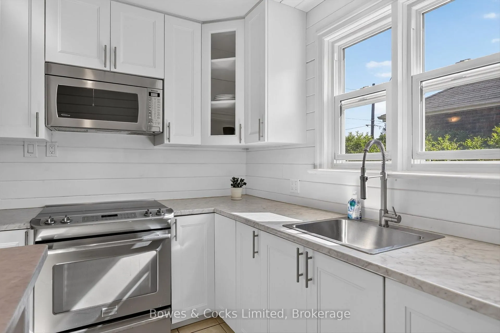 Photo 13 of 571 O'Connell Road, Peterborough, Otonabee Ward 1 — HOMEH