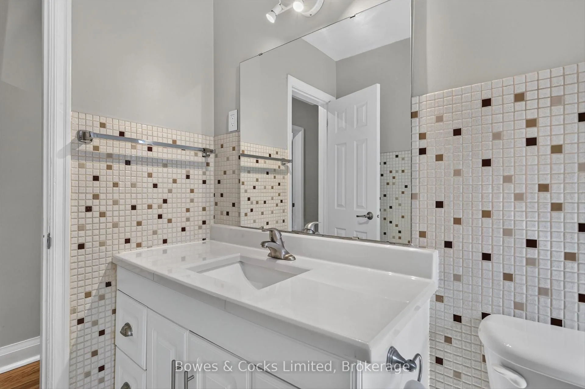 Photo 21 of 571 O'Connell Road, Peterborough, Otonabee Ward 1 — HOMEH