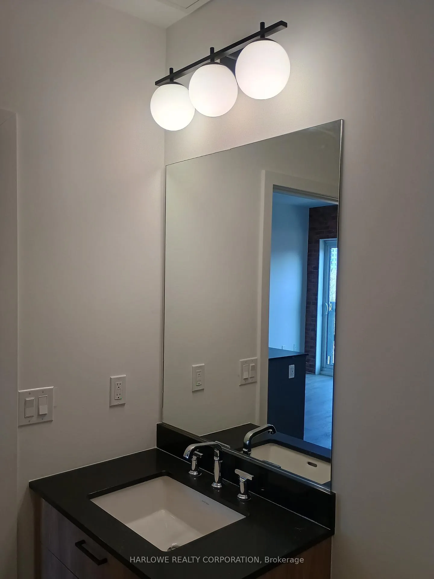 Photo 7 of Unit 404, 206 King Street W, Hamilton, Central — HOMEH