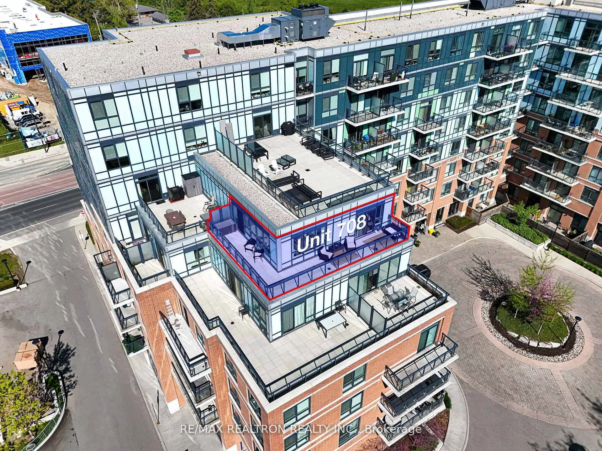 Photo 3 of Unit 708, 11611 Yonge Street, Richmond Hill, Jefferson — HOMEH