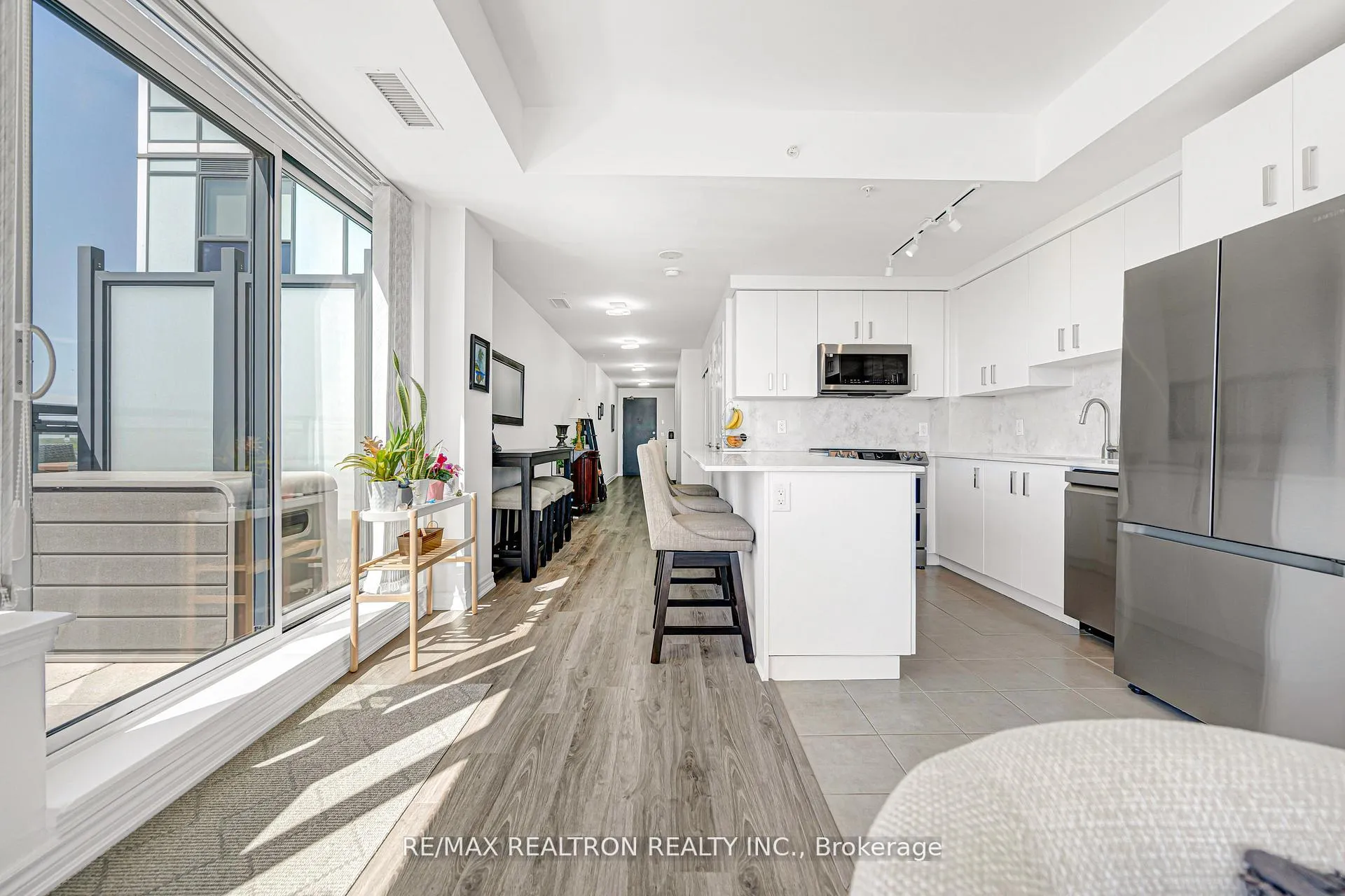 Photo 15 of Unit 708, 11611 Yonge Street, Richmond Hill, Jefferson — HOMEH