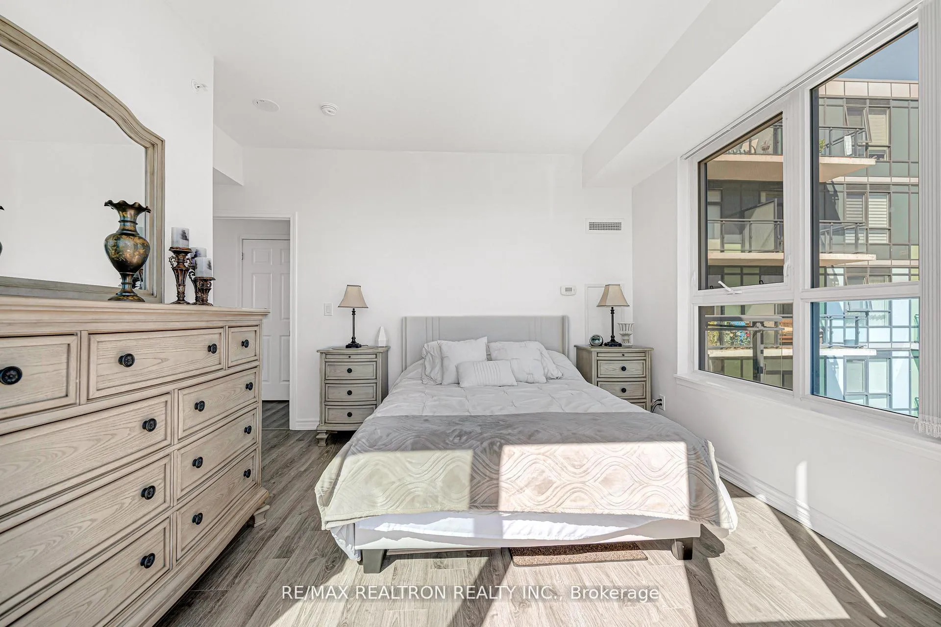 Photo 24 of Unit 708, 11611 Yonge Street, Richmond Hill, Jefferson — HOMEH