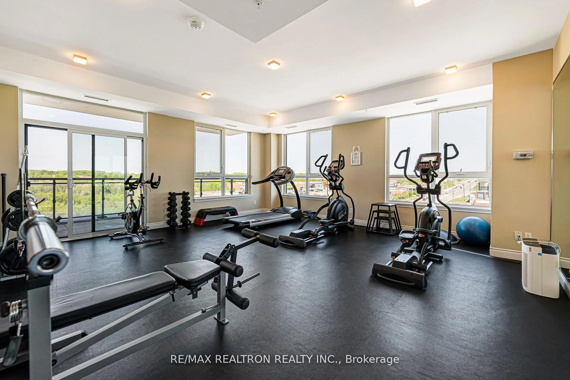 Photo 45 of Unit 708, 11611 Yonge Street, Richmond Hill, Jefferson — HOMEH