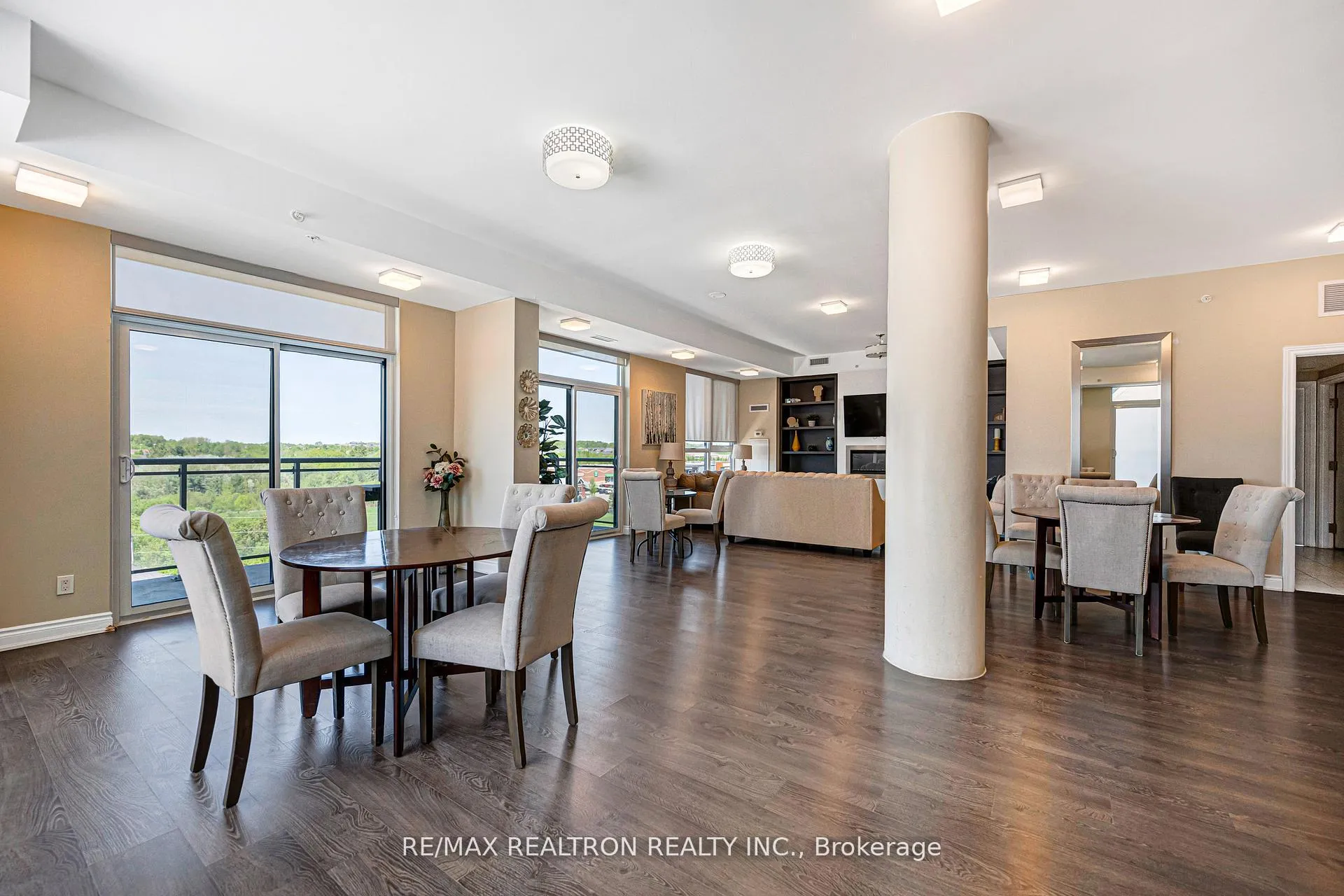 Photo 47 of Unit 708, 11611 Yonge Street, Richmond Hill, Jefferson — HOMEH