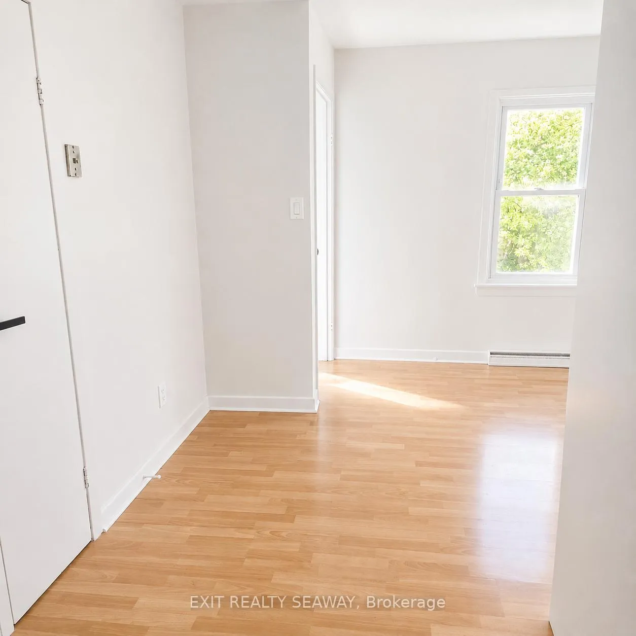 Photo 4 of 1218 Notre Dame Street, Cornwall, Cornwall — HOMEH