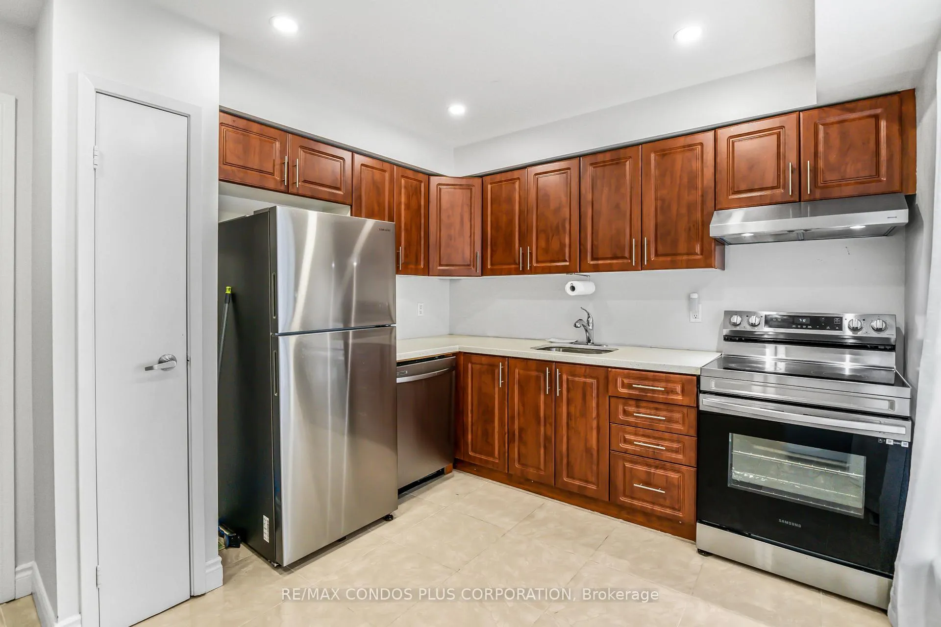 Photo 7 of Unit 39, 222 Pearson Street, Oshawa, O'Neill — HOMEH