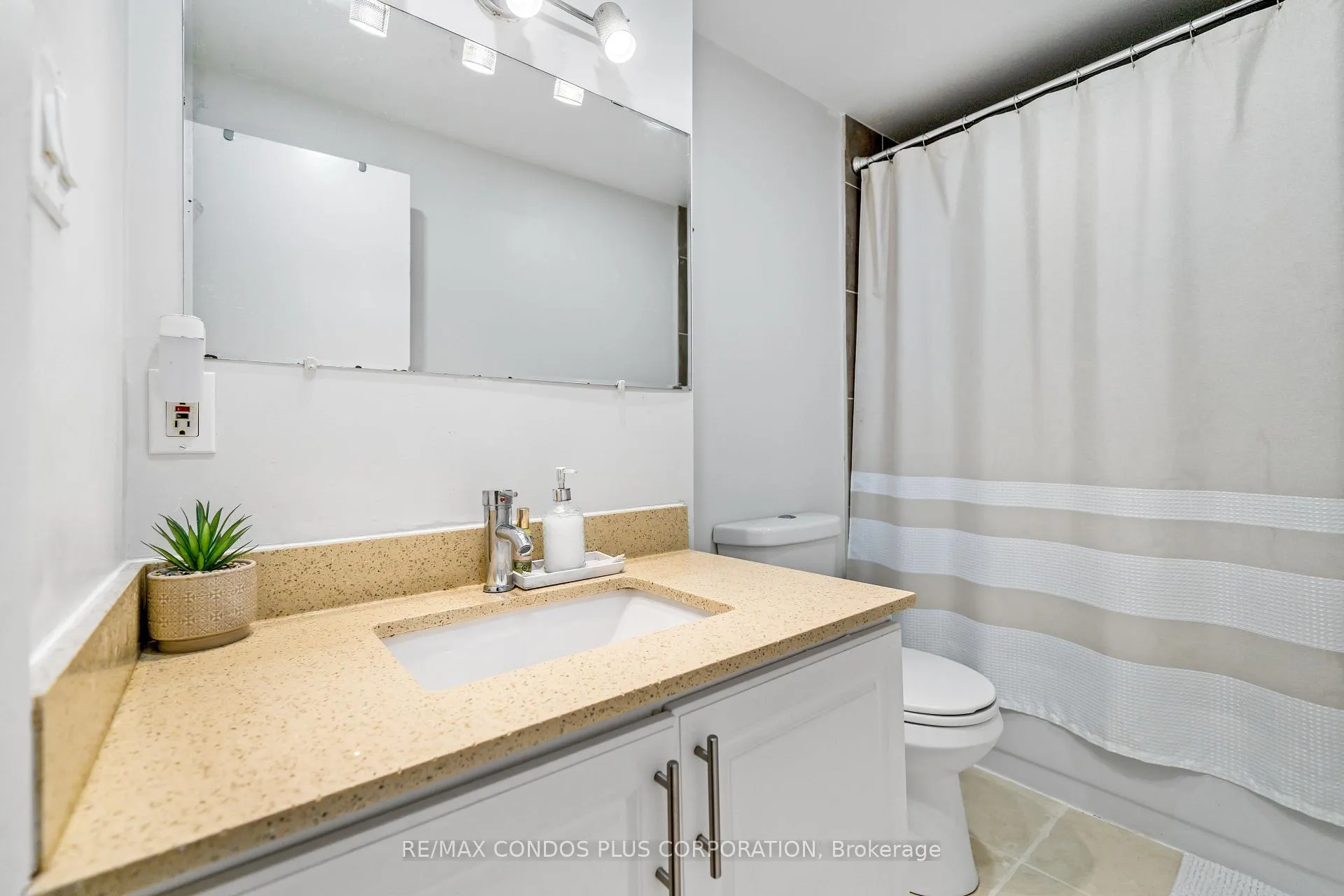 Photo 11 of Unit 39, 222 Pearson Street, Oshawa, O'Neill — HOMEH