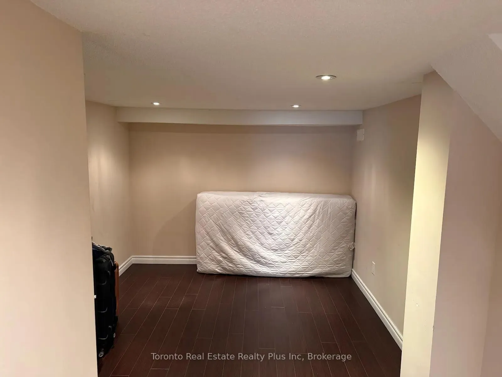 Photo 8 of Unit BSMT, 4 Paddington Road, Brampton, Bram East — HOMEH