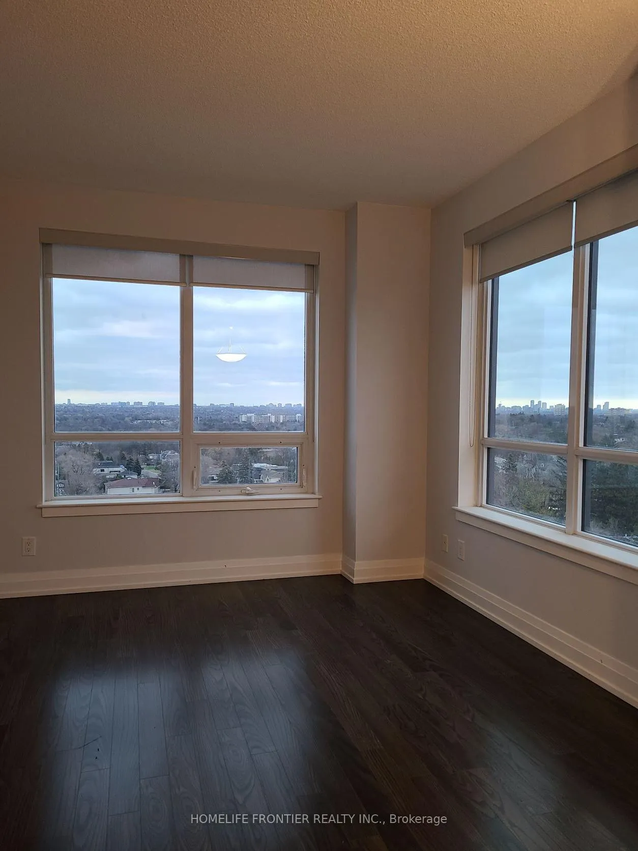 Photo 12 of Unit 906, 7167 Yonge Street, Markham, Grandview — HOMEH