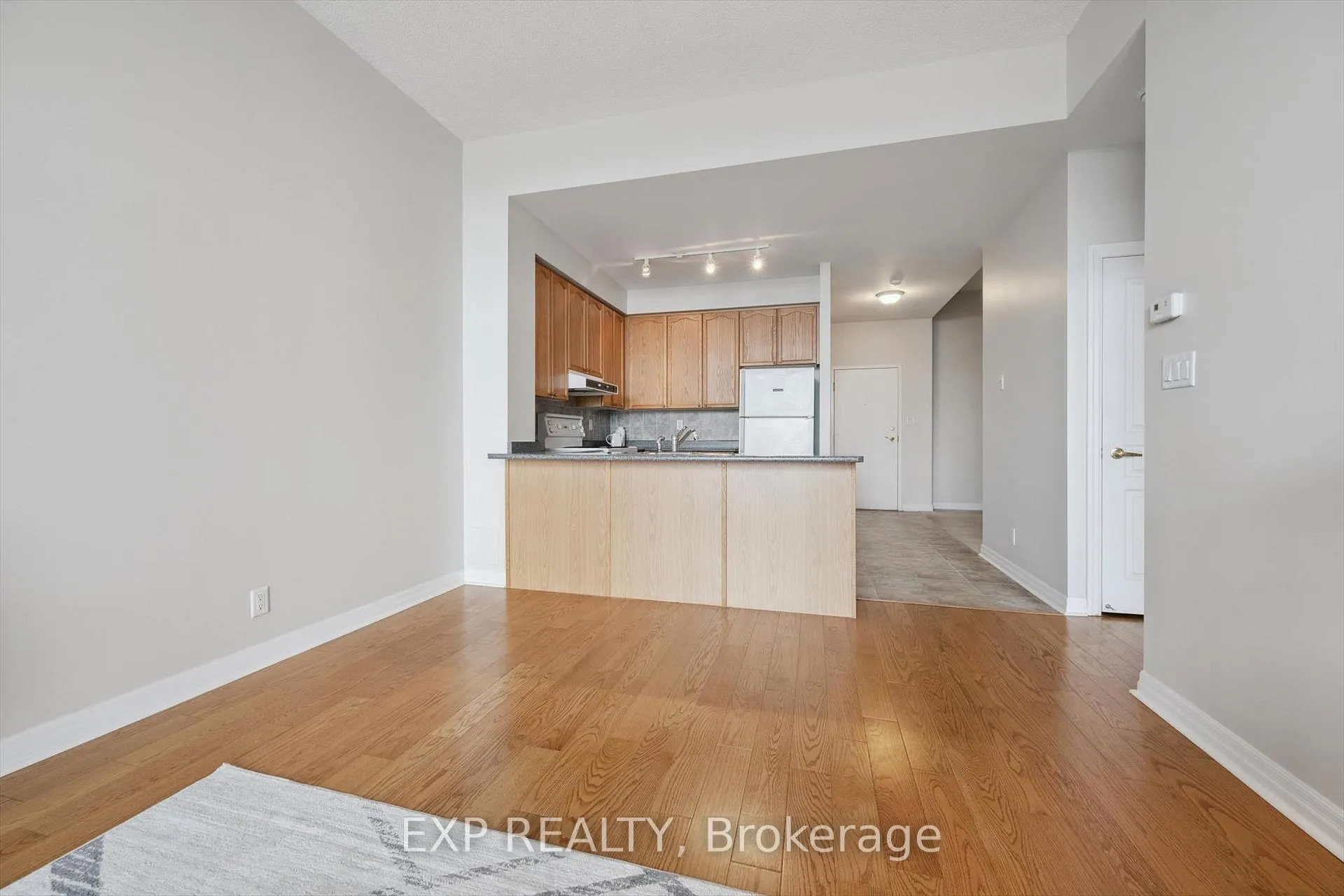 Photo 13 of Unit 607, 70 Port Street E, Mississauga, Port Credit — HOMEH
