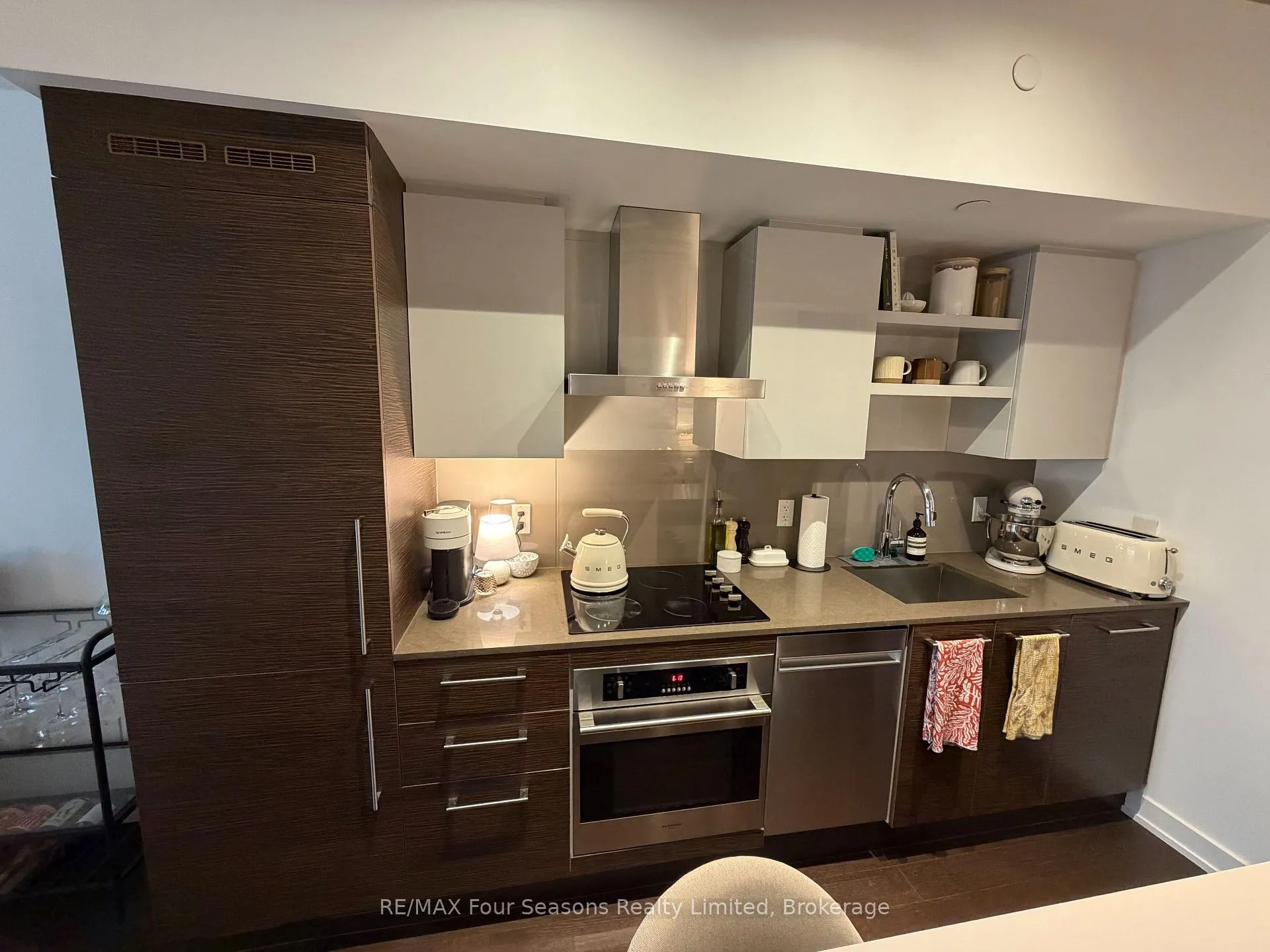 Photo 6 of Unit 325, 1030 King Street W, Toronto, Niagara — HOMEH