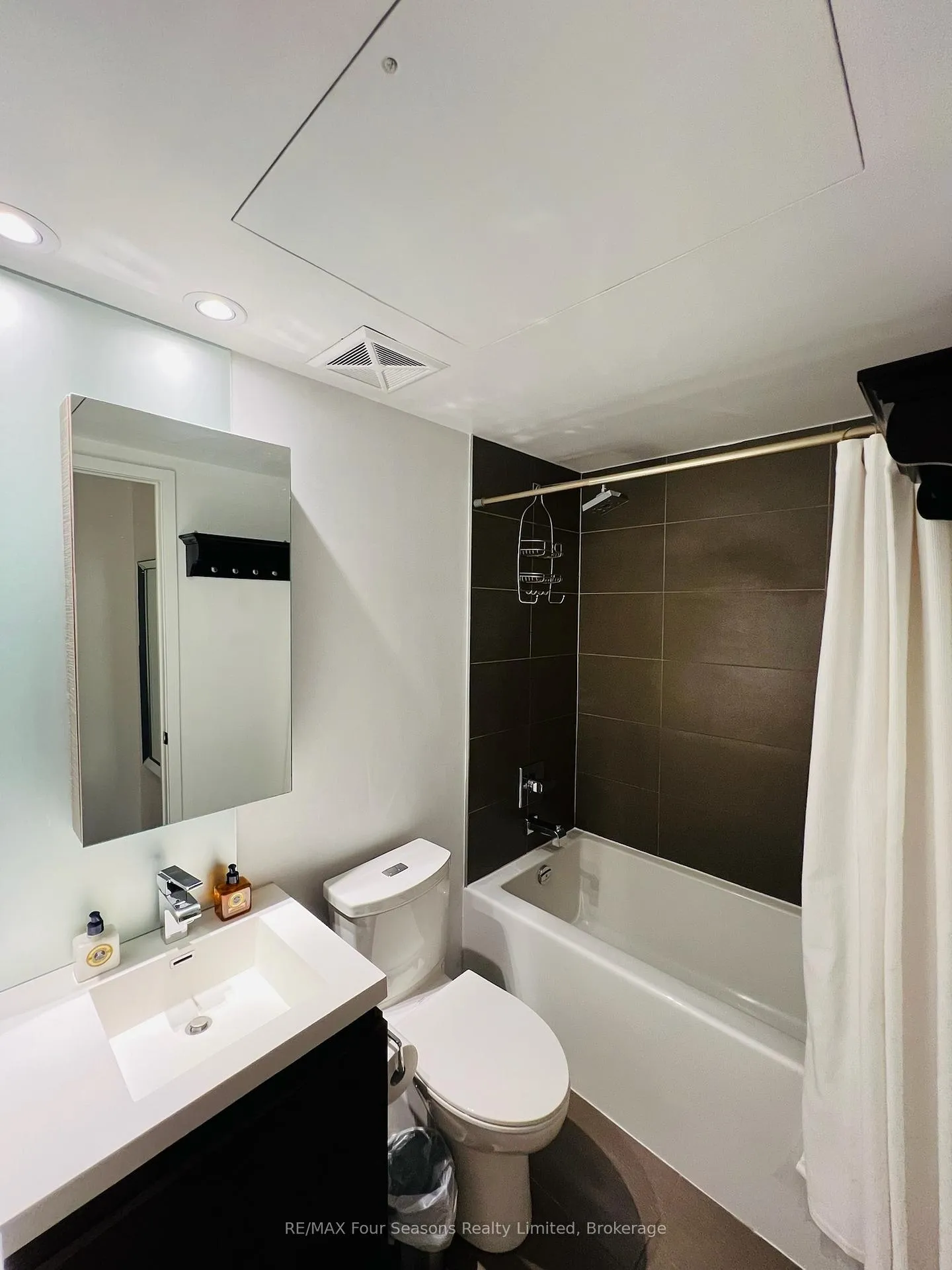 Photo 8 of Unit 325, 1030 King Street W, Toronto, Niagara — HOMEH