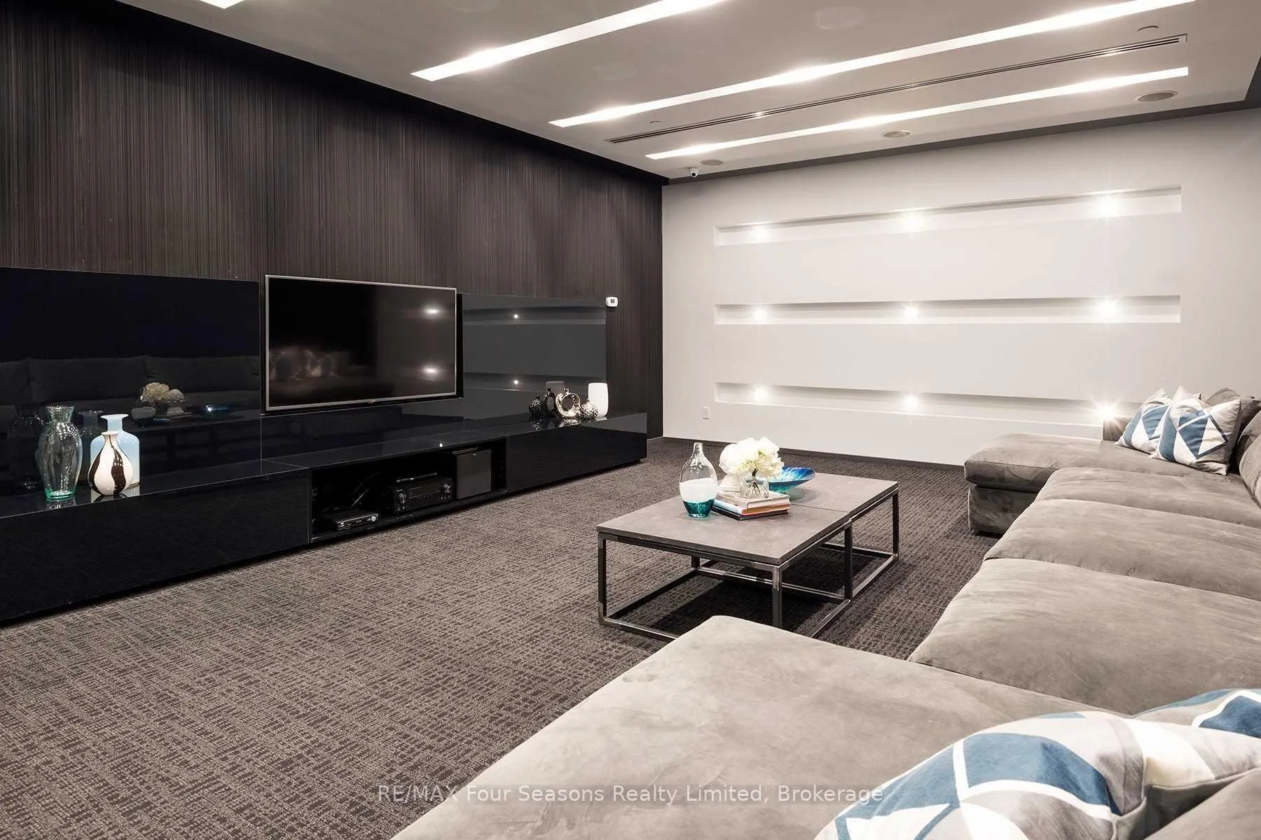 Photo 16 of Unit 325, 1030 King Street W, Toronto, Niagara — HOMEH