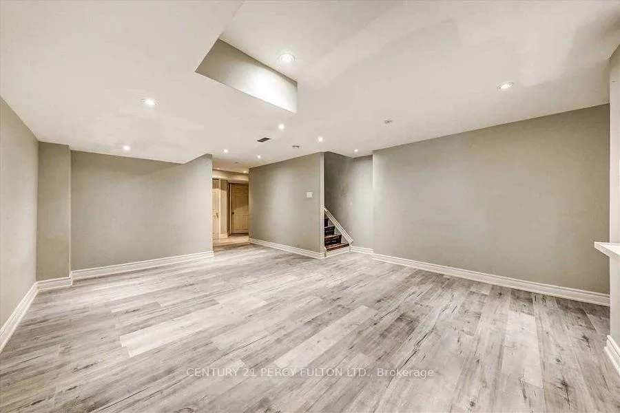 Photo 3 of 43 Condarcuri Crescent, Markham, Box Grove — HOMEH