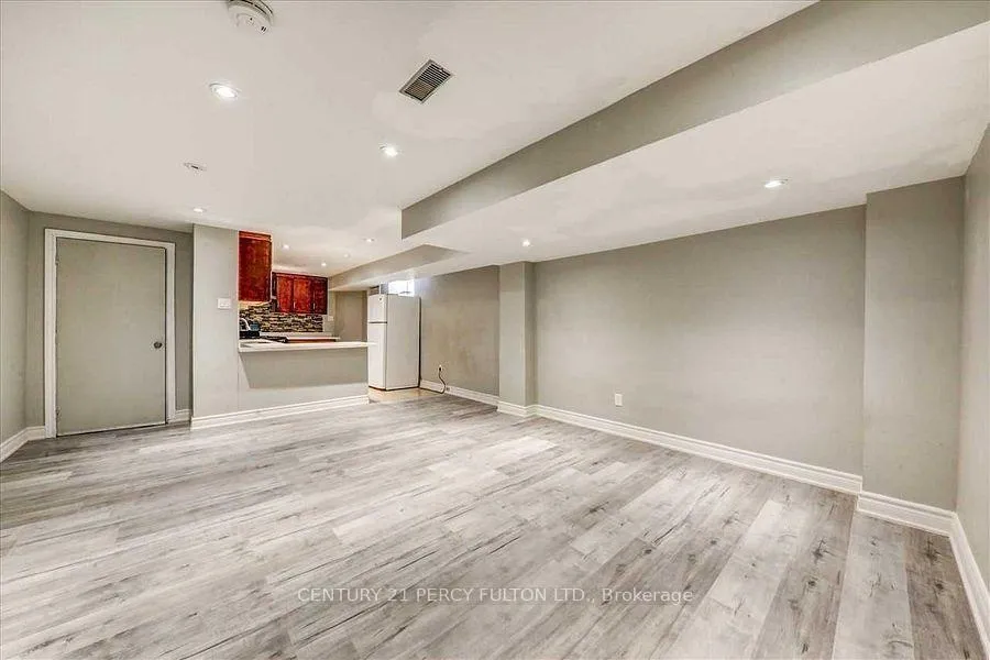 Photo 4 of 43 Condarcuri Crescent, Markham, Box Grove — HOMEH