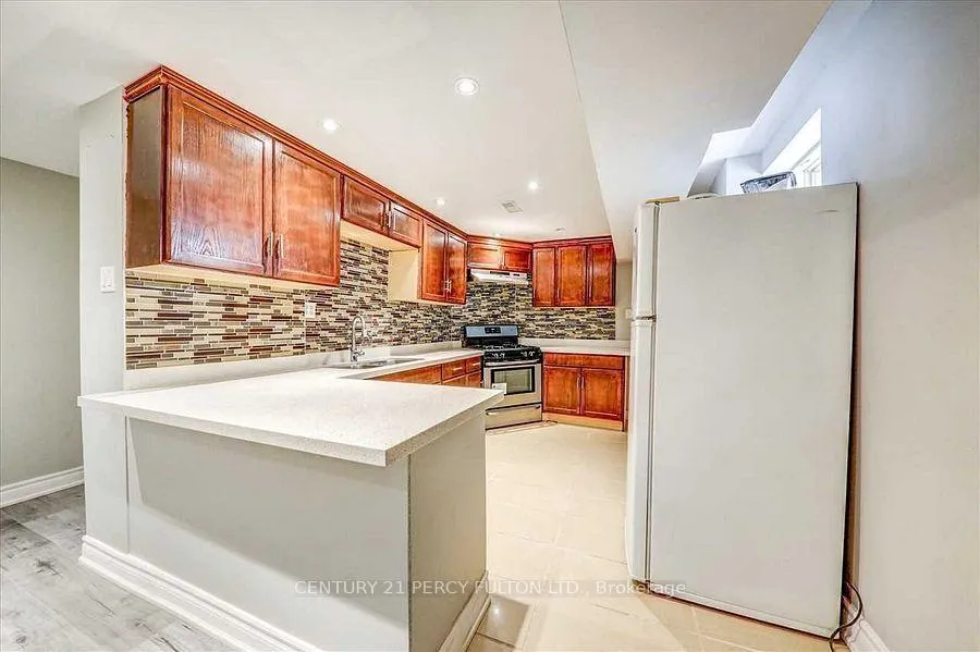 Photo 5 of 43 Condarcuri Crescent, Markham, Box Grove — HOMEH