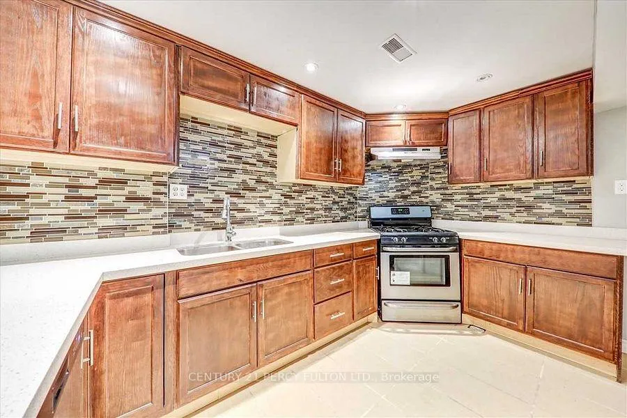 Photo 6 of 43 Condarcuri Crescent, Markham, Box Grove — HOMEH