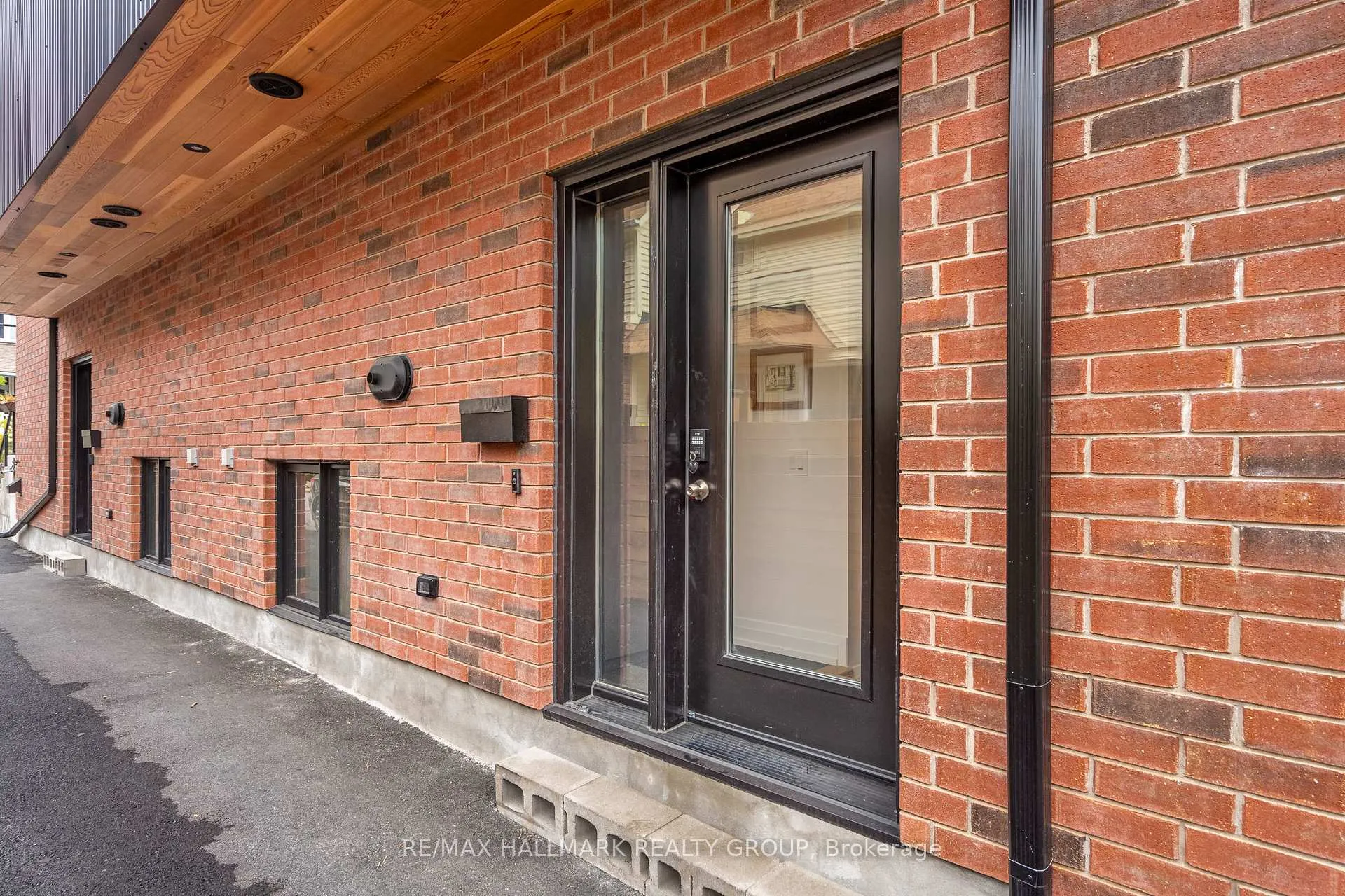 Photo 3 of Unit 2B, 130 Glenora Street, Ottawa, Ottawa East — HOMEH