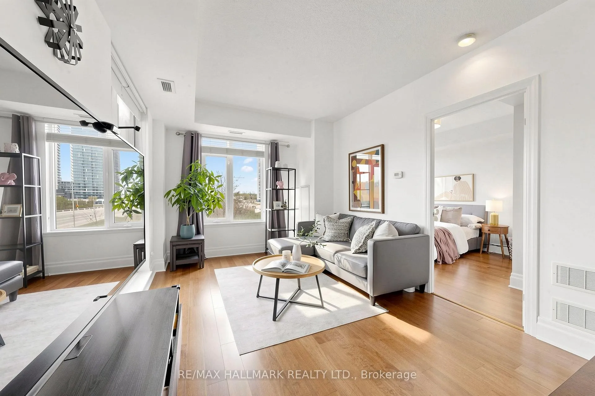 Photo 4 of Unit 203, 151 Upper Duke Crescent, Markham, Unionville — HOMEH