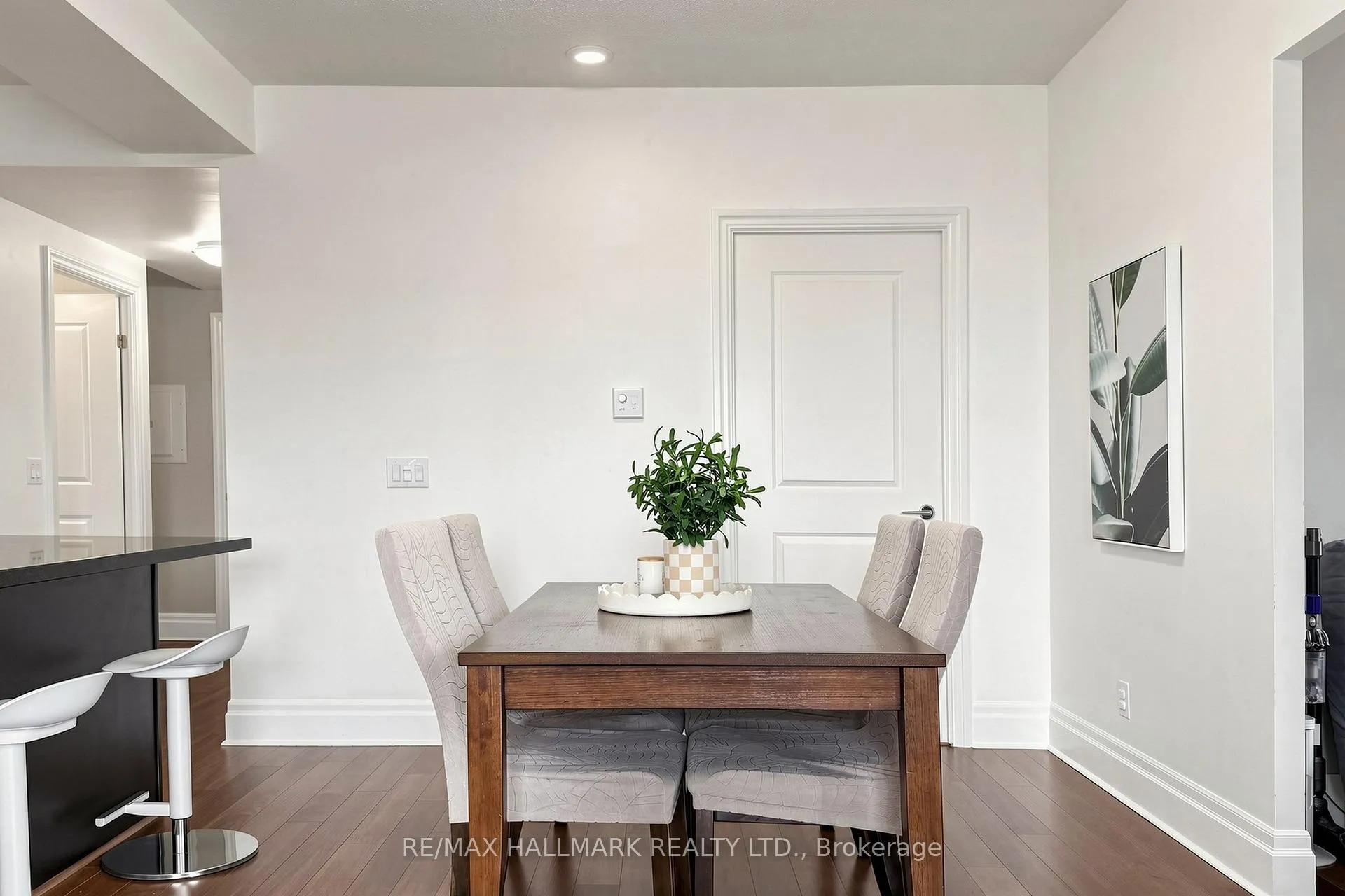 Photo 12 of Unit 203, 151 Upper Duke Crescent, Markham, Unionville — HOMEH