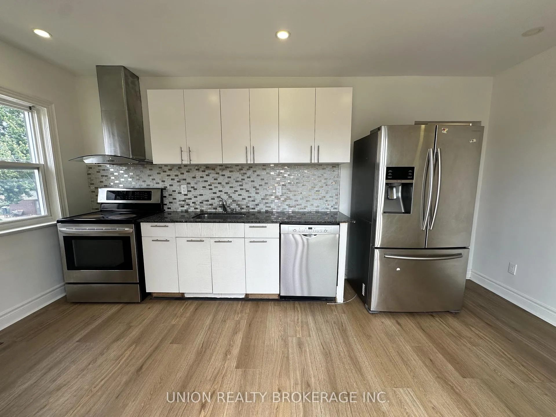 Photo 9 of Unit Upper Unit, 582 Danforth Road, Scarborough, Clairlea-Birchmount — HOMEH
