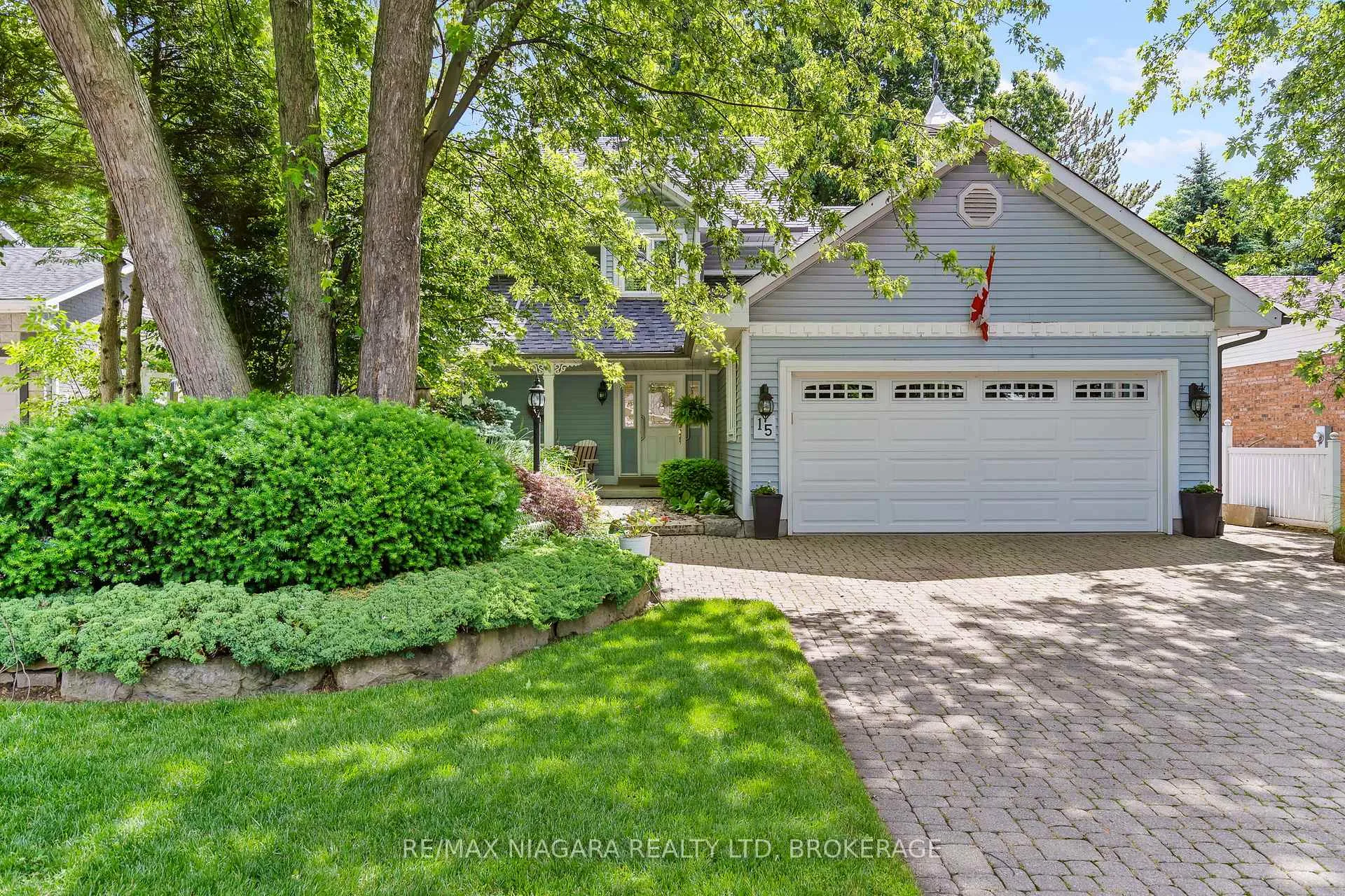 Photo 2 of 15 Deerpark Crescent N, Brampton, Brampton West — HOMEH