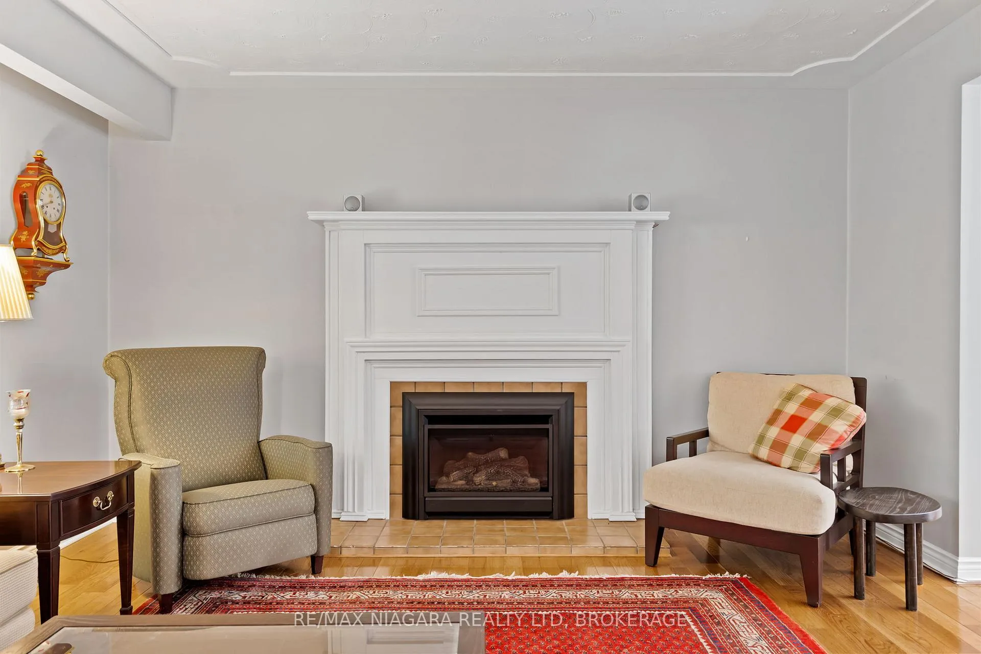 Photo 9 of 15 Deerpark Crescent N, Brampton, Brampton West — HOMEH