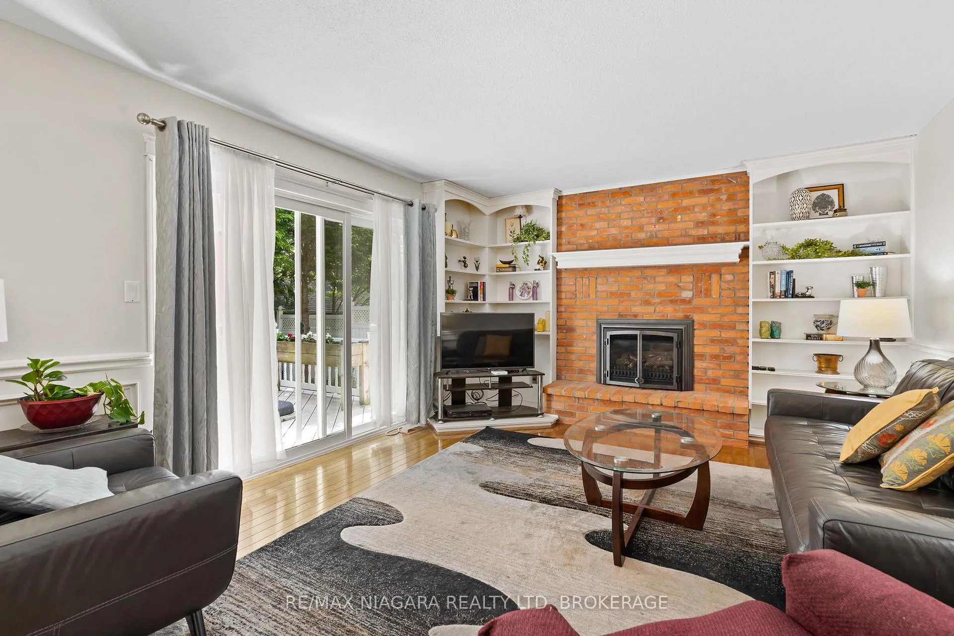 Photo 16 of 15 Deerpark Crescent N, Brampton, Brampton West — HOMEH