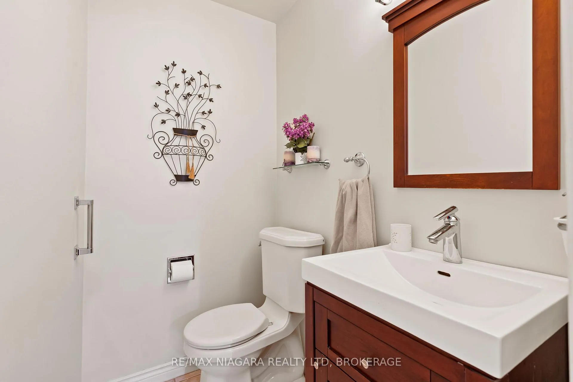 Photo 18 of 15 Deerpark Crescent N, Brampton, Brampton West — HOMEH