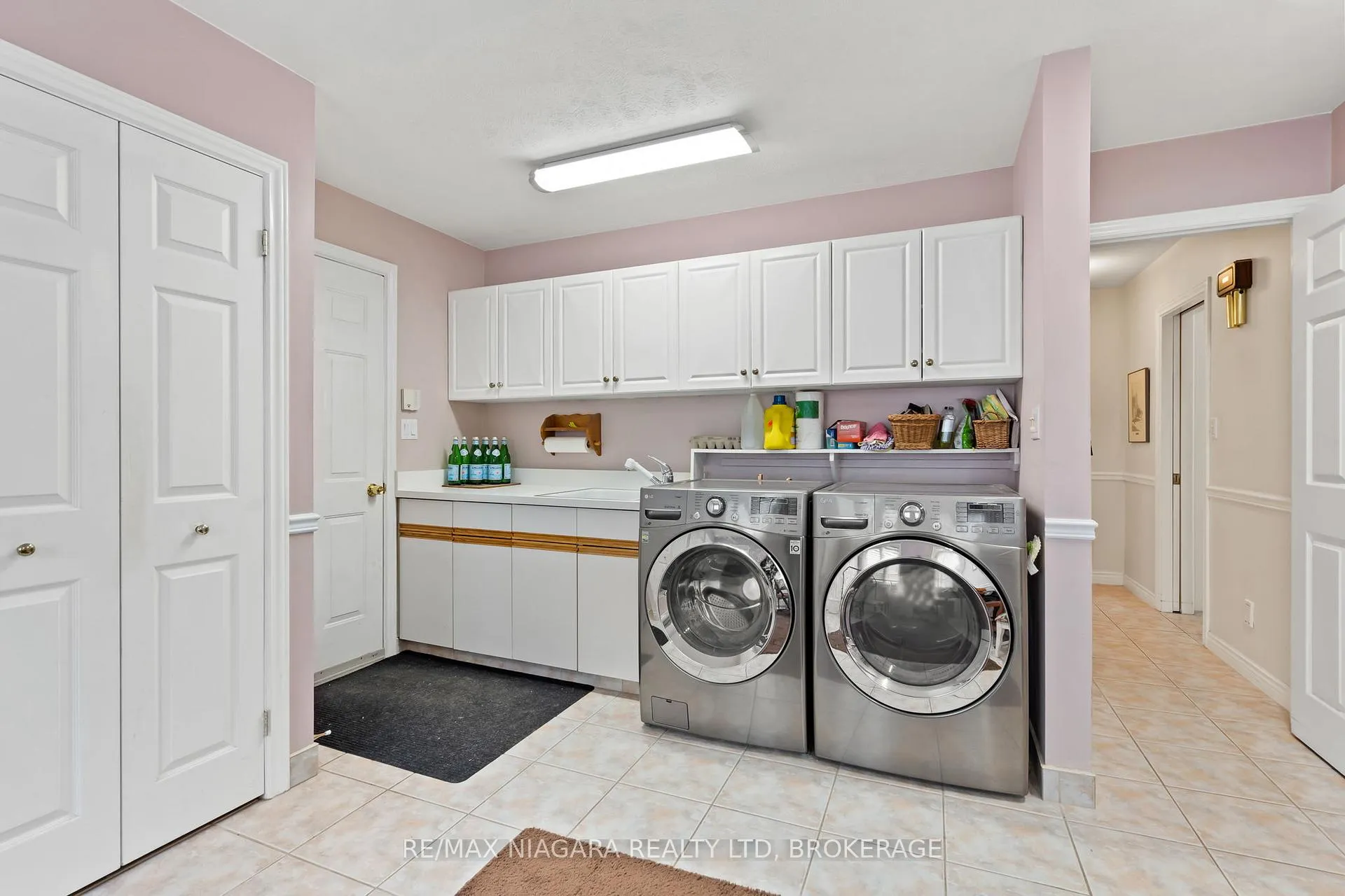 Photo 19 of 15 Deerpark Crescent N, Brampton, Brampton West — HOMEH