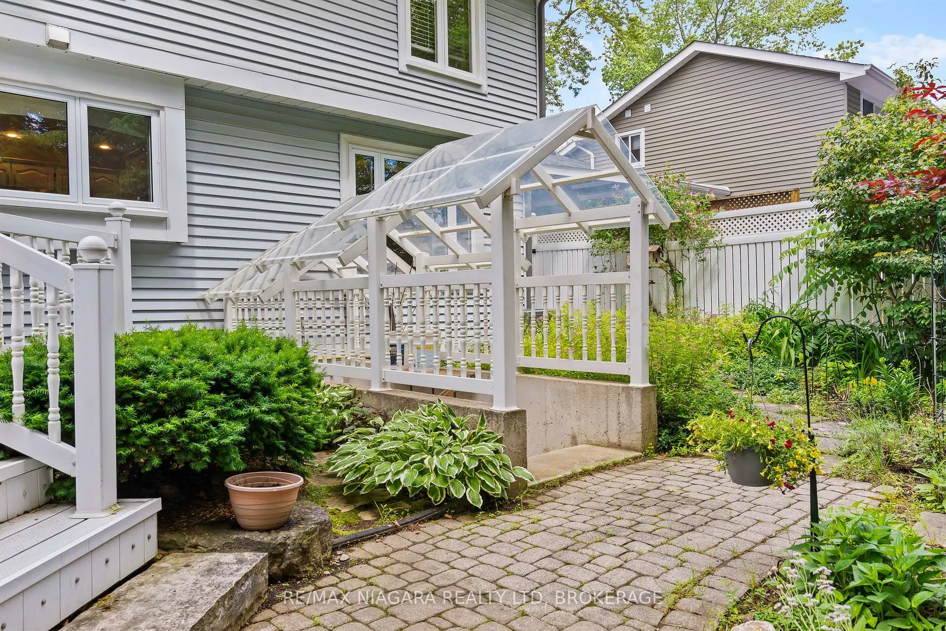 Photo 28 of 15 Deerpark Crescent N, Brampton, Brampton West — HOMEH