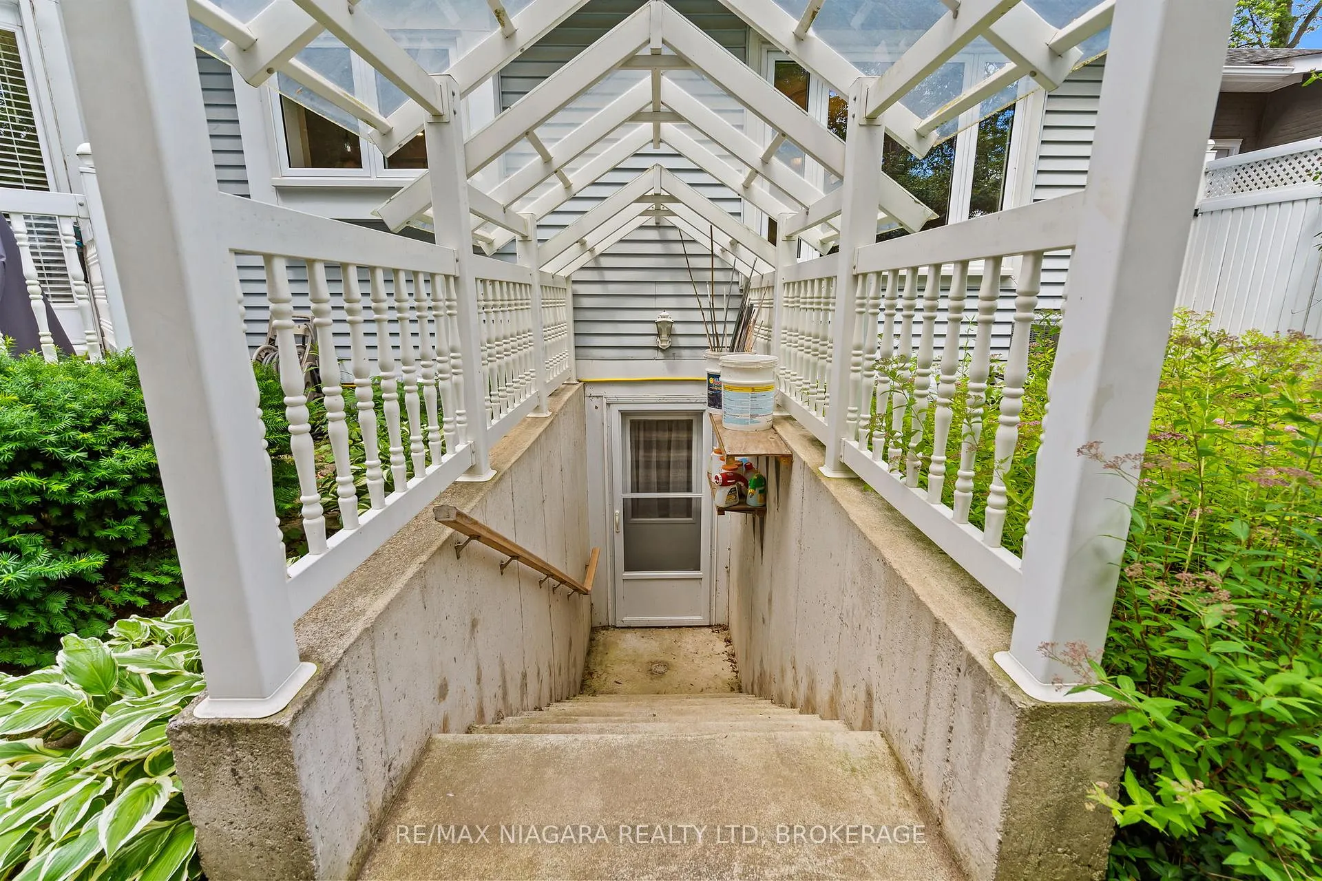 Photo 29 of 15 Deerpark Crescent N, Brampton, Brampton West — HOMEH