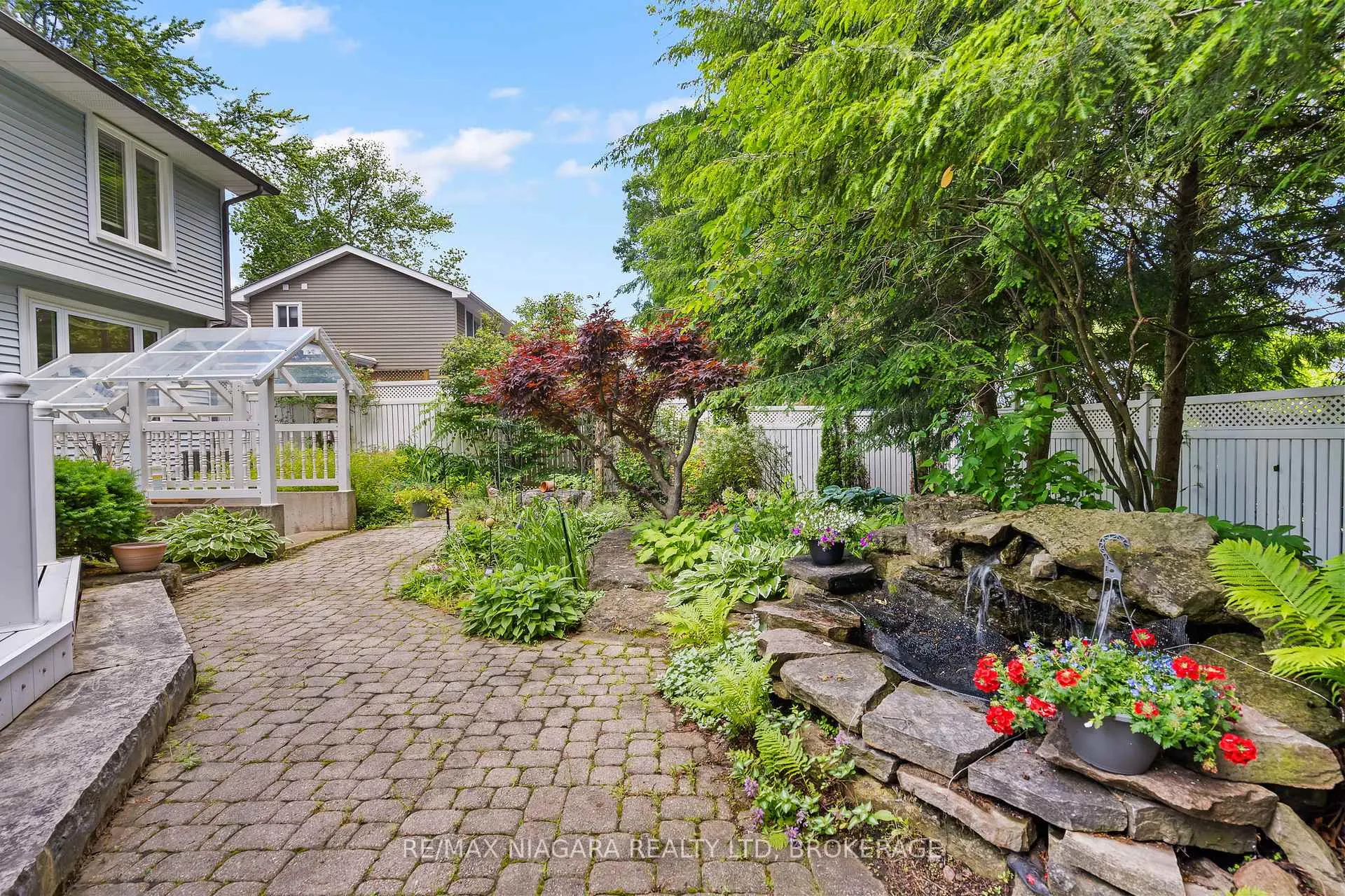 Photo 38 of 15 Deerpark Crescent N, Brampton, Brampton West — HOMEH