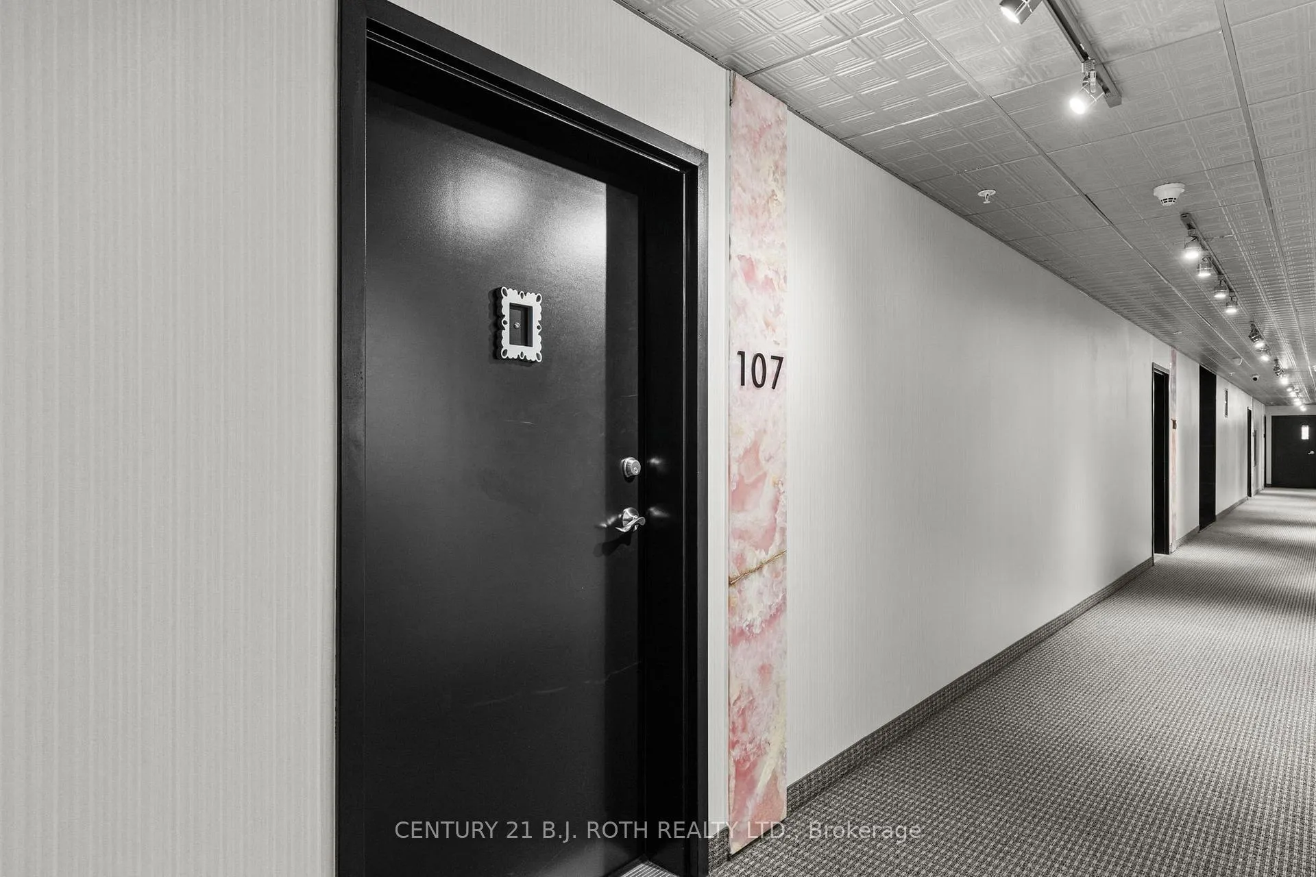 Photo 5 of Unit 107, 300 Essa Road, Barrie, 400 West — HOMEH