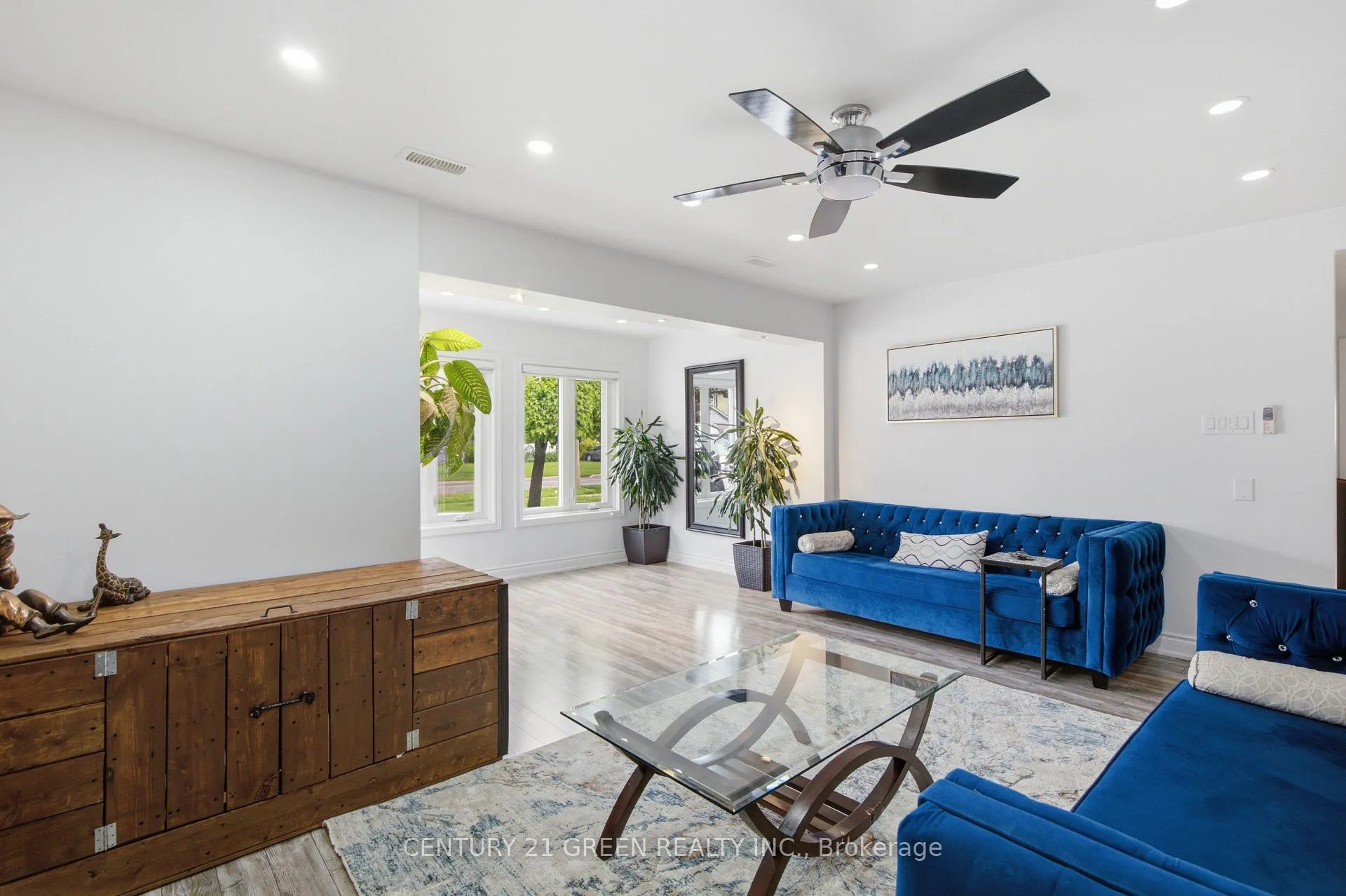 Photo 5 of 7649 Redstone Road, Mississauga, Malton — HOMEH