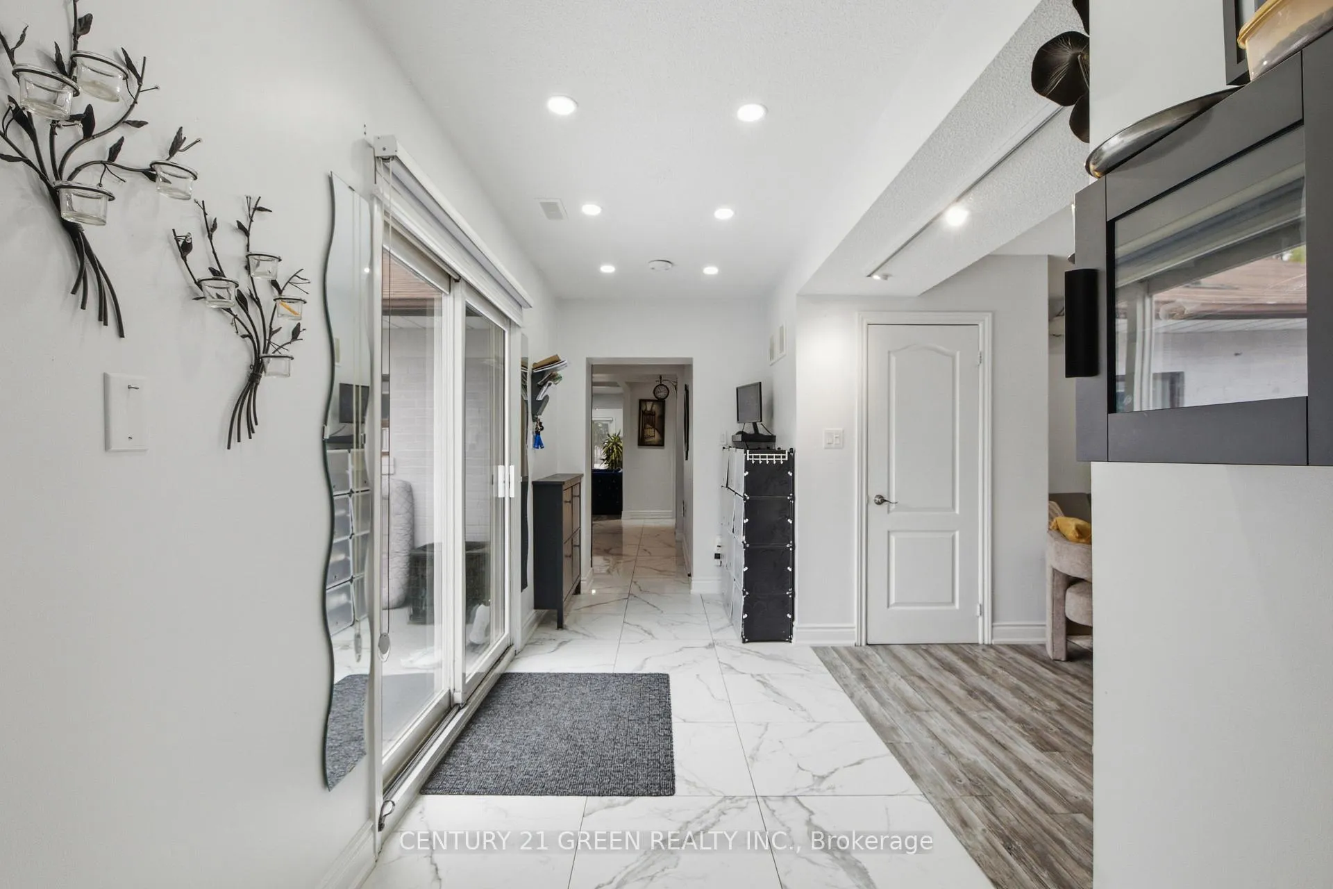 Photo 6 of 7649 Redstone Road, Mississauga, Malton — HOMEH