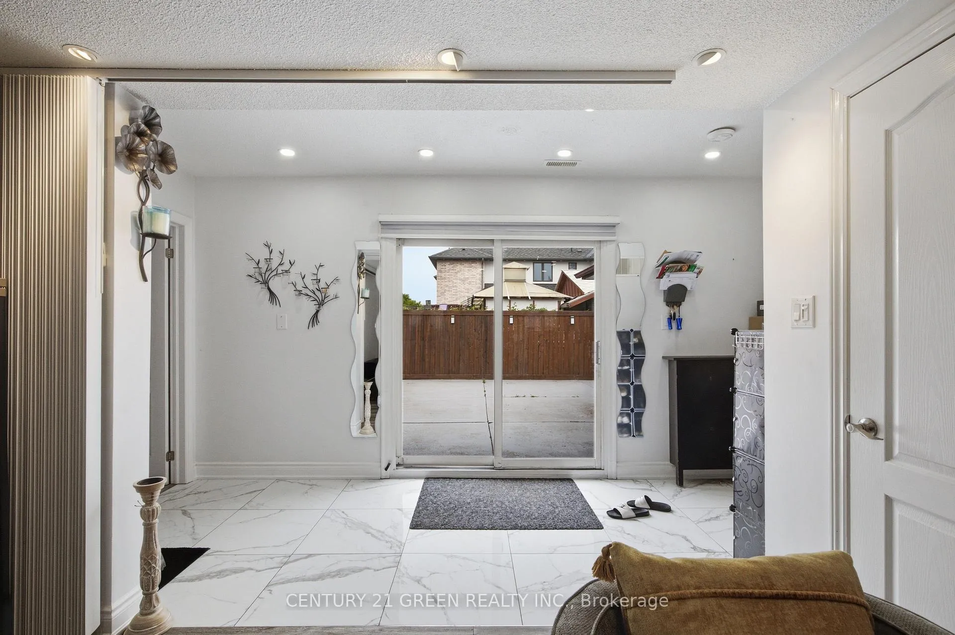 Photo 13 of 7649 Redstone Road, Mississauga, Malton — HOMEH