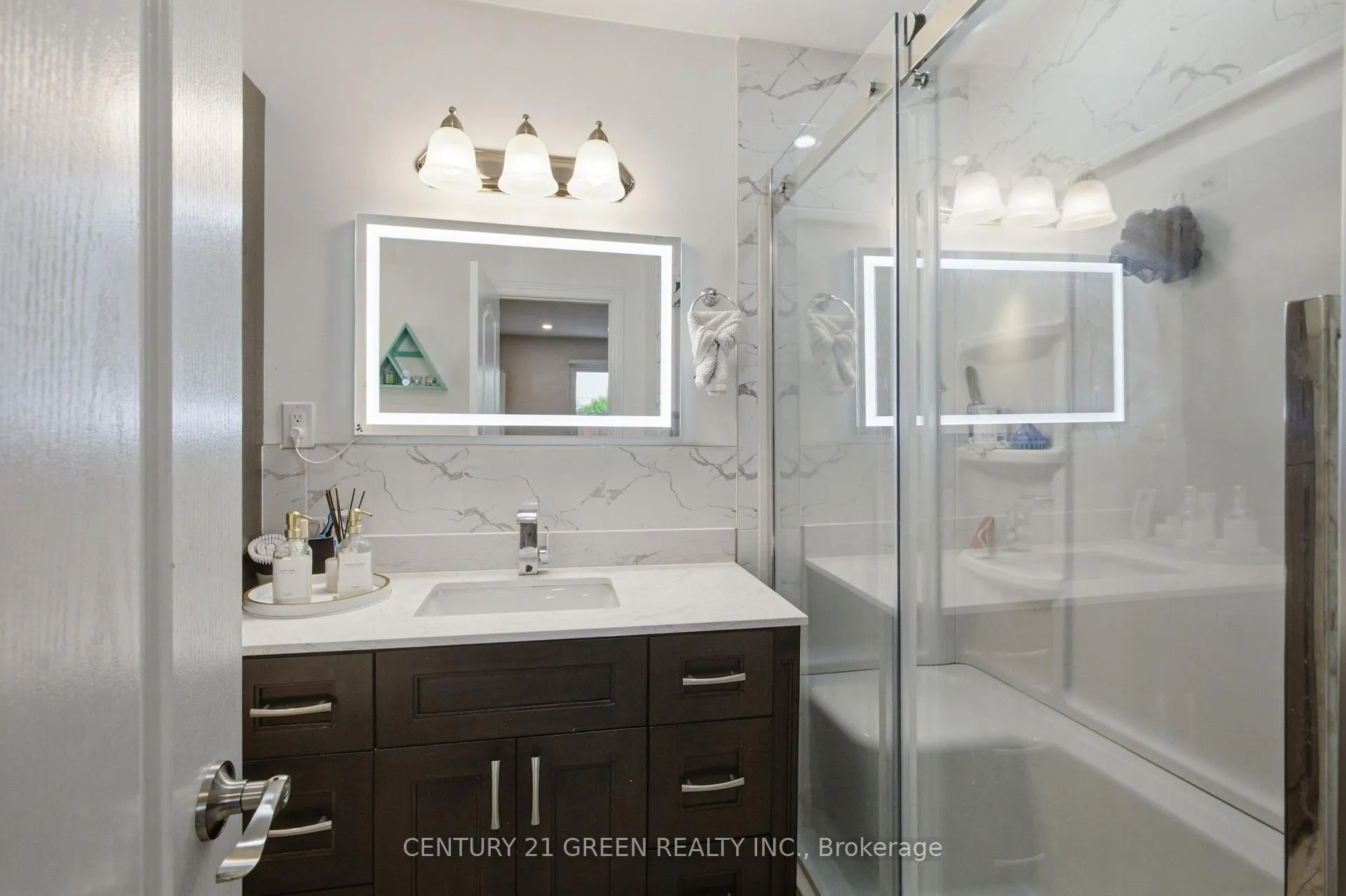 Photo 16 of 7649 Redstone Road, Mississauga, Malton — HOMEH