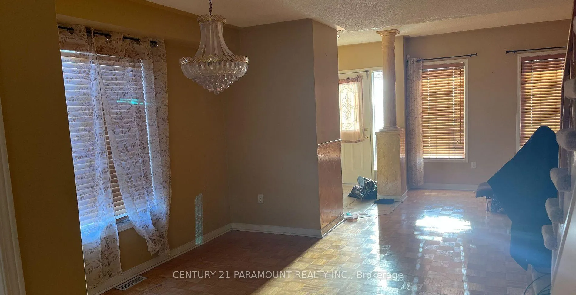 Photo 3 of 34 Jewel Crescent, Brampton, Sandringham-Wellington — HOMEH
