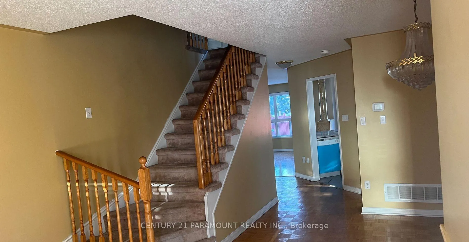 Photo 4 of 34 Jewel Crescent, Brampton, Sandringham-Wellington — HOMEH