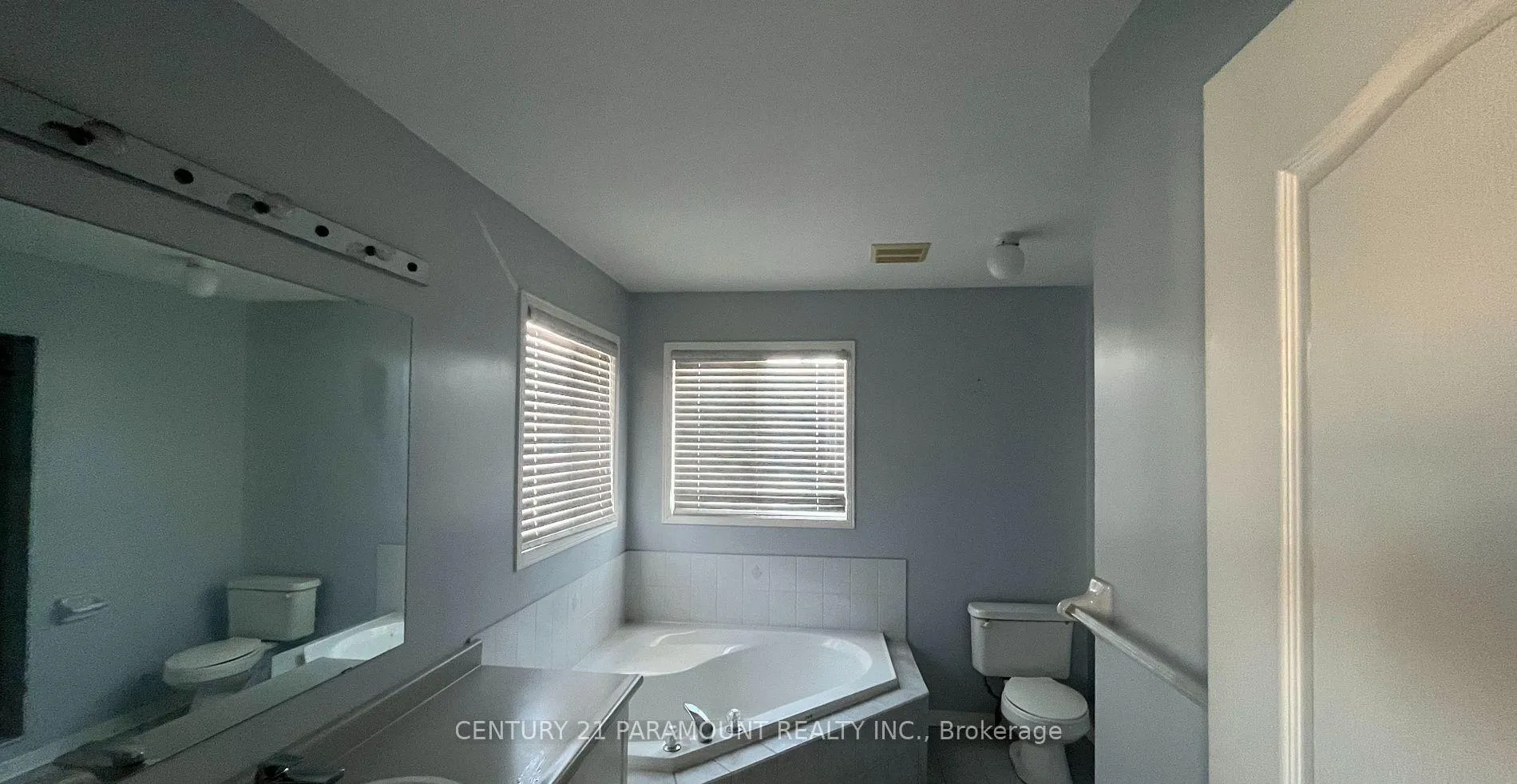 Photo 11 of 34 Jewel Crescent, Brampton, Sandringham-Wellington — HOMEH