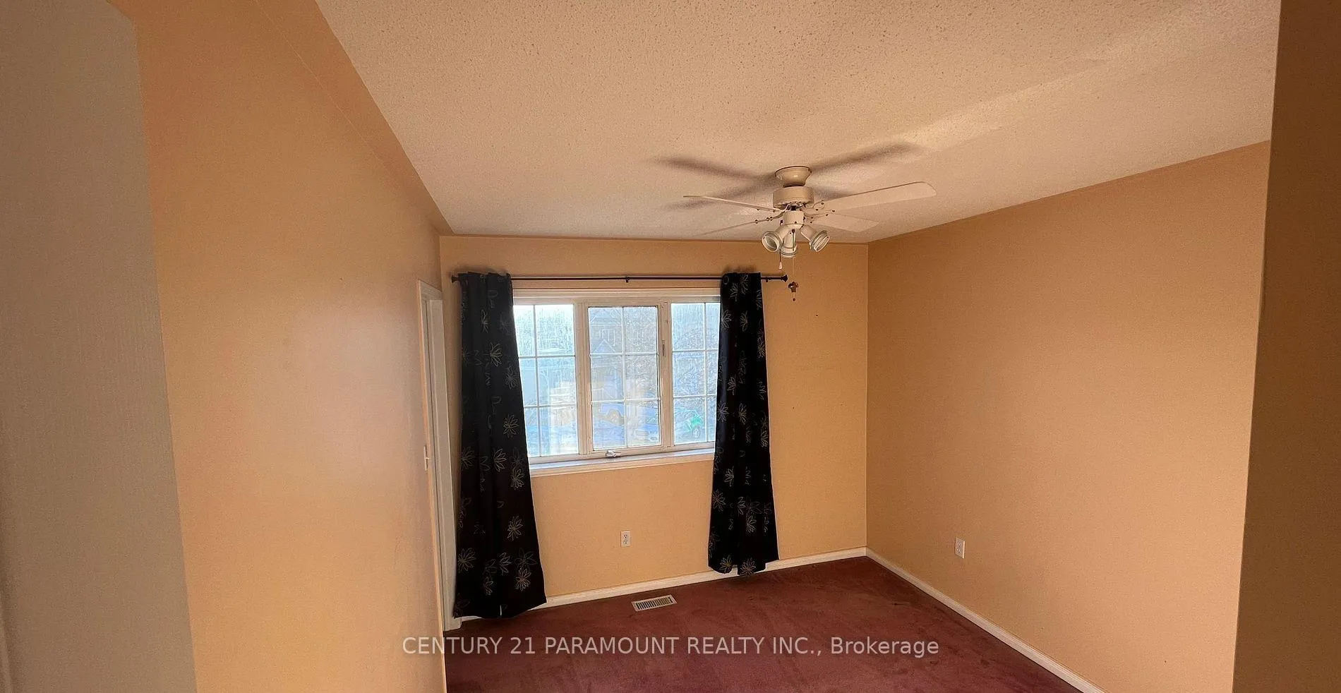 Photo 13 of 34 Jewel Crescent, Brampton, Sandringham-Wellington — HOMEH