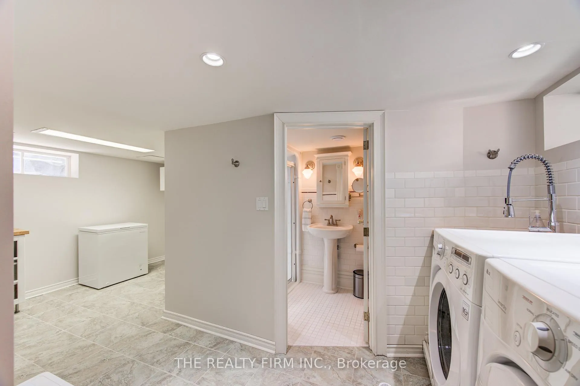 Photo 30 of 41 Askin Street, London, South F — HOMEH
